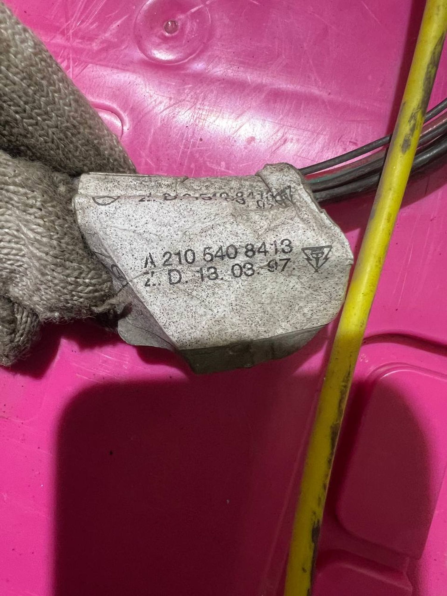 https://gcs.partsauto.market/rn-stockpro.appspot.com/thmbs/userImages/7cfef6f3f711b4301ce5946b404c3455/part/6e132e10-5aeb-47c4-84dd-33b32bc96023_1748506864695.jpg