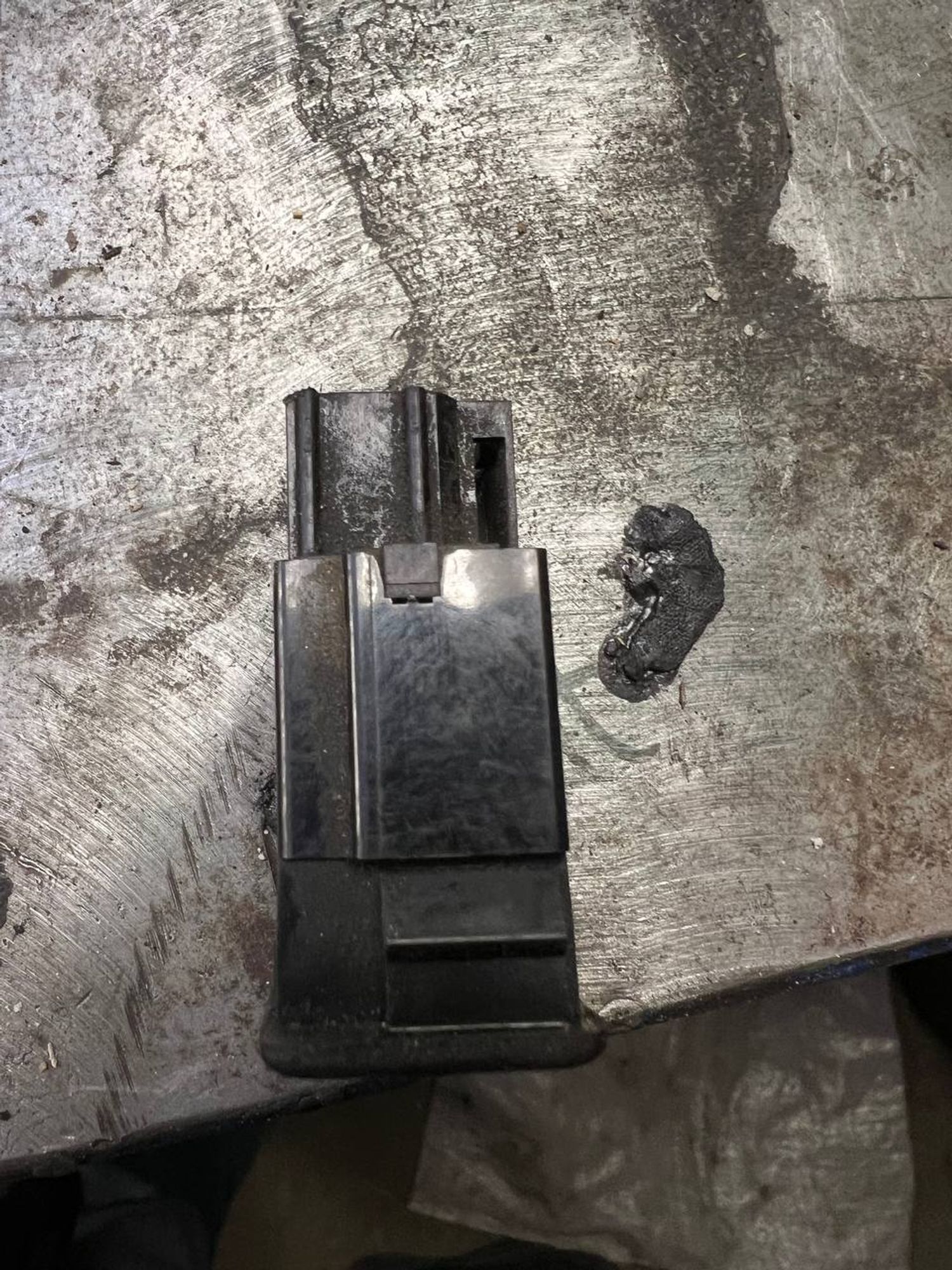 https://gcs.partsauto.market/rn-stockpro.appspot.com/thmbs/userImages/7cfef6f3f711b4301ce5946b404c3455/part/e12a9da6-467a-4b8c-9af8-8c857b8caa81_1743412224913.jpg