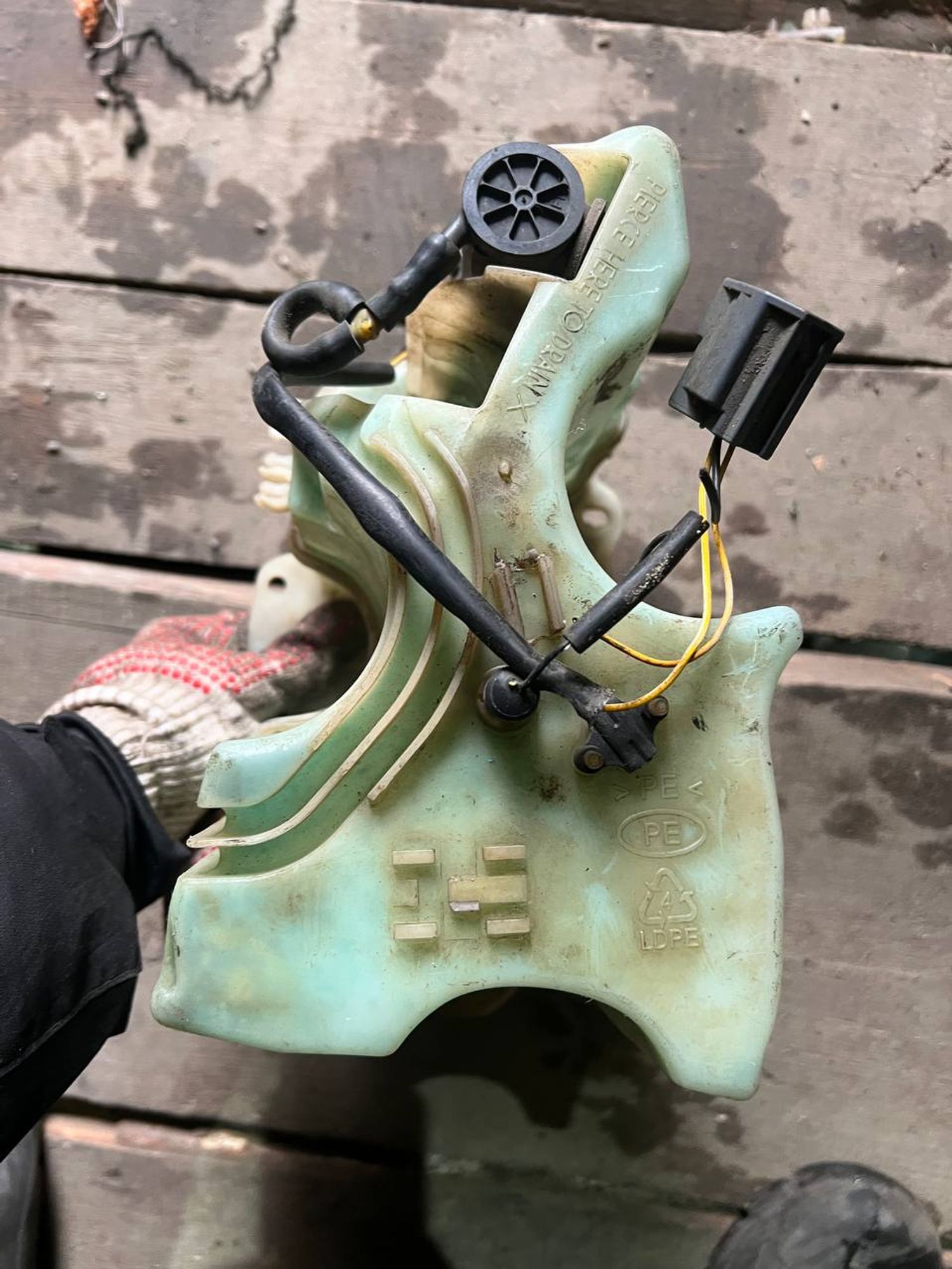 https://gcs.partsauto.market/rn-stockpro.appspot.com/thmbs/userImages/7cfef6f3f711b4301ce5946b404c3455/part/e8c64e51-5fb3-4394-bf55-d43ad45a6461_1744714663965.jpg