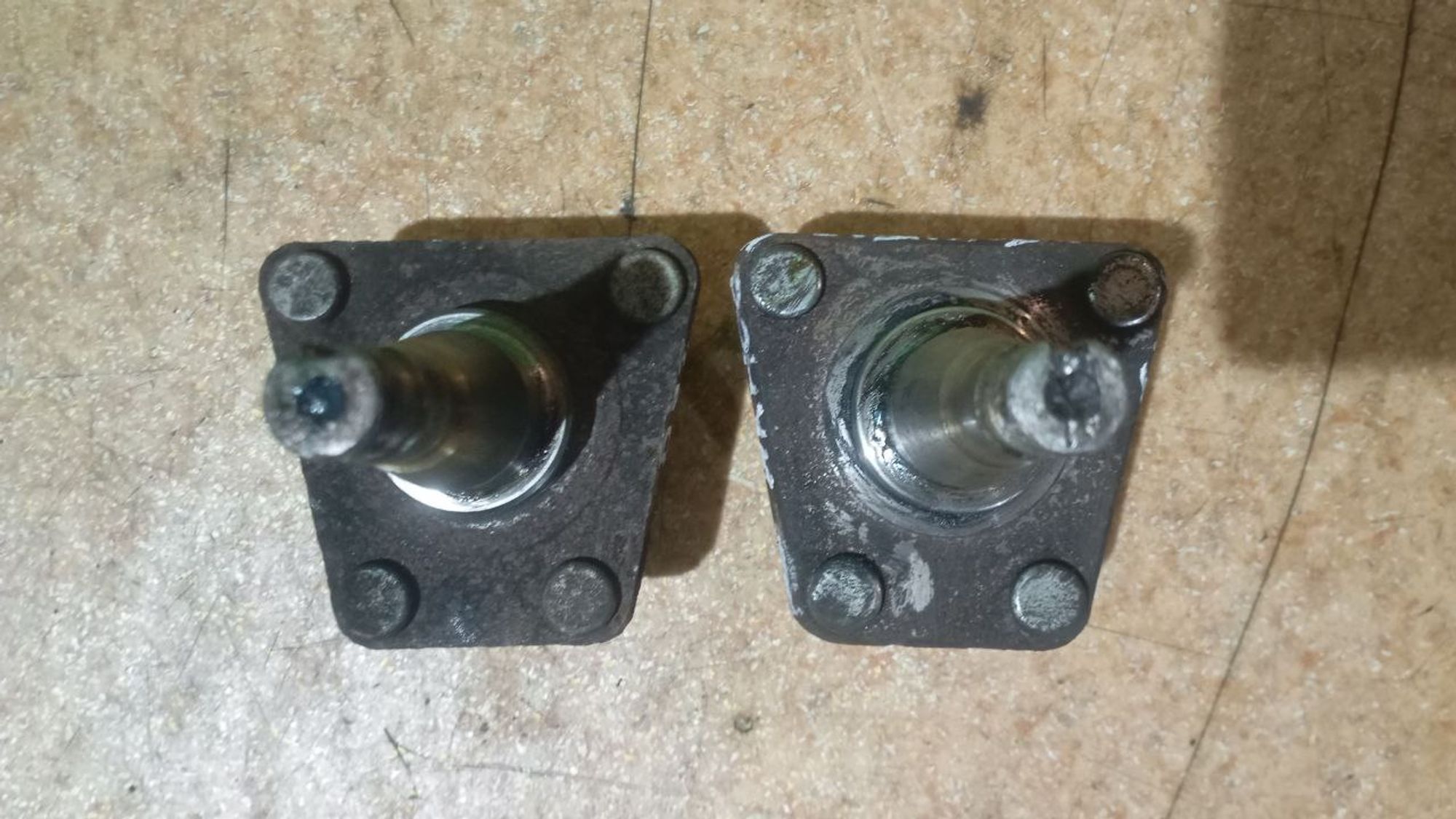 https://gcs.partsauto.market/rn-stockpro.appspot.com/thmbs/userImages/7cfef6f3f711b4301ce5946b404c3455/part/fabbd078-2818-434d-80b7-a2c3a79ebd4e_1746956119028.jpg
