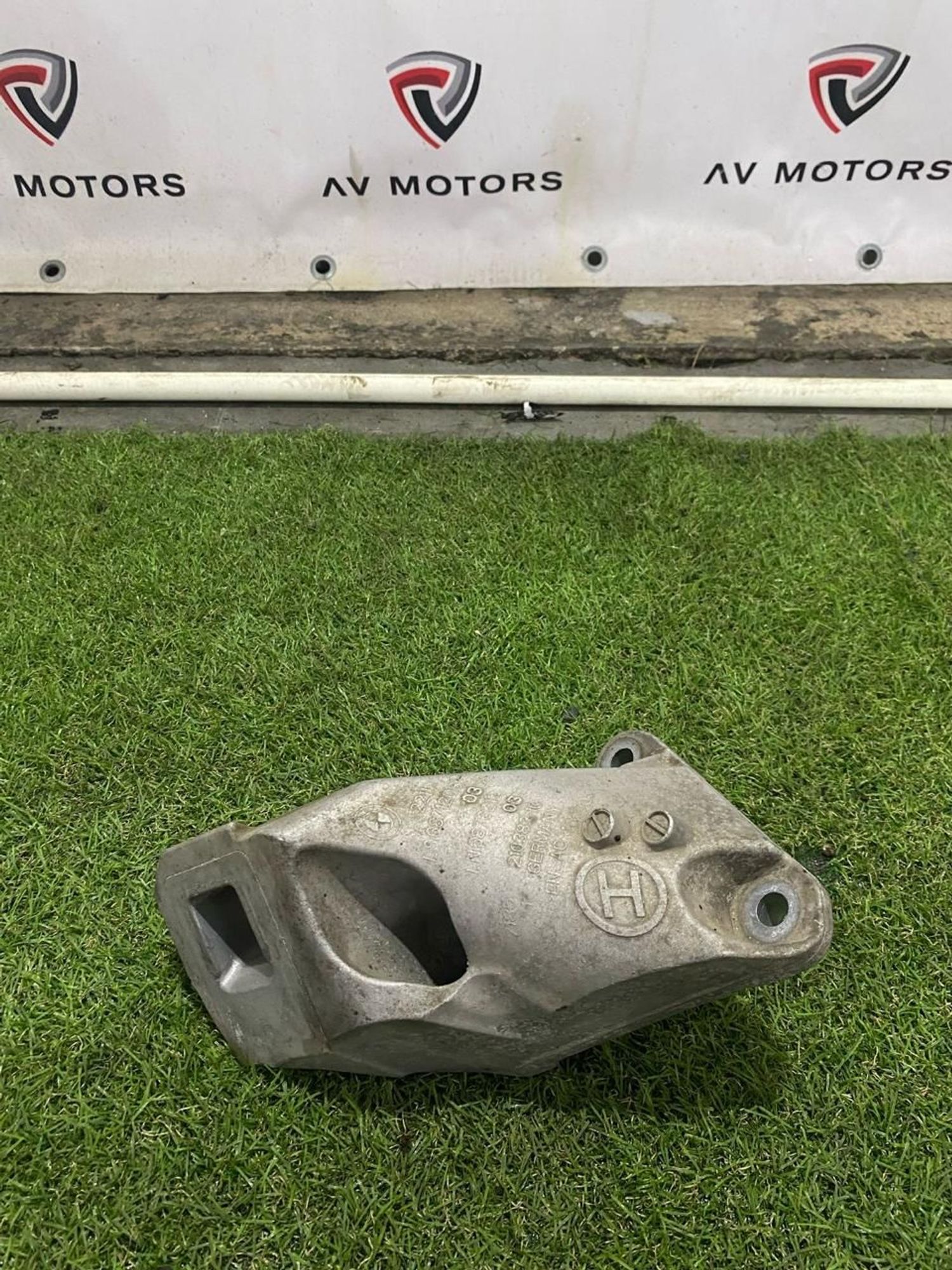 https://gcs.partsauto.market/rn-stockpro.appspot.com/thmbs/userImages/82798d1dea2c19ada63d093c70529e74/part/533a721c-8024-4f53-aa74-a81fb1ff6a77_1745582848315.jpg