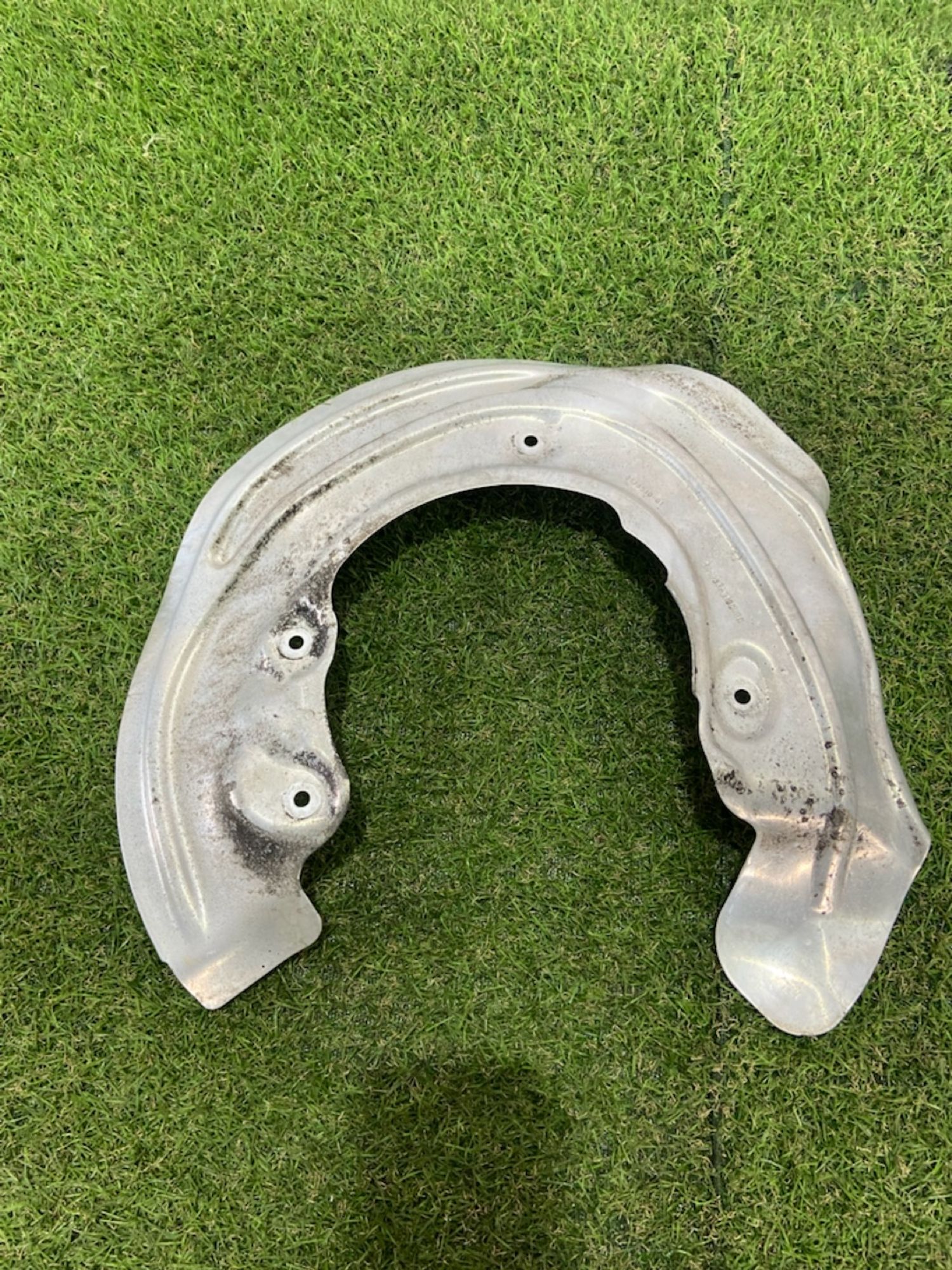 https://gcs.partsauto.market/rn-stockpro.appspot.com/thmbs/userImages/82798d1dea2c19ada63d093c70529e74/part/9481b371-881d-467b-bd96-d73eb28d4425_1746623293154.jpg