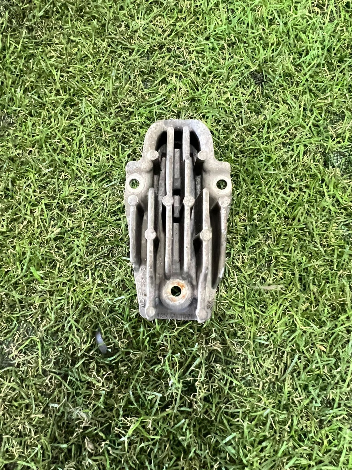 https://gcs.partsauto.market/rn-stockpro.appspot.com/thmbs/userImages/82798d1dea2c19ada63d093c70529e74/part/a7fa9880-e86d-488b-8ad7-afbb3f1a9098_1747391638175.jpg