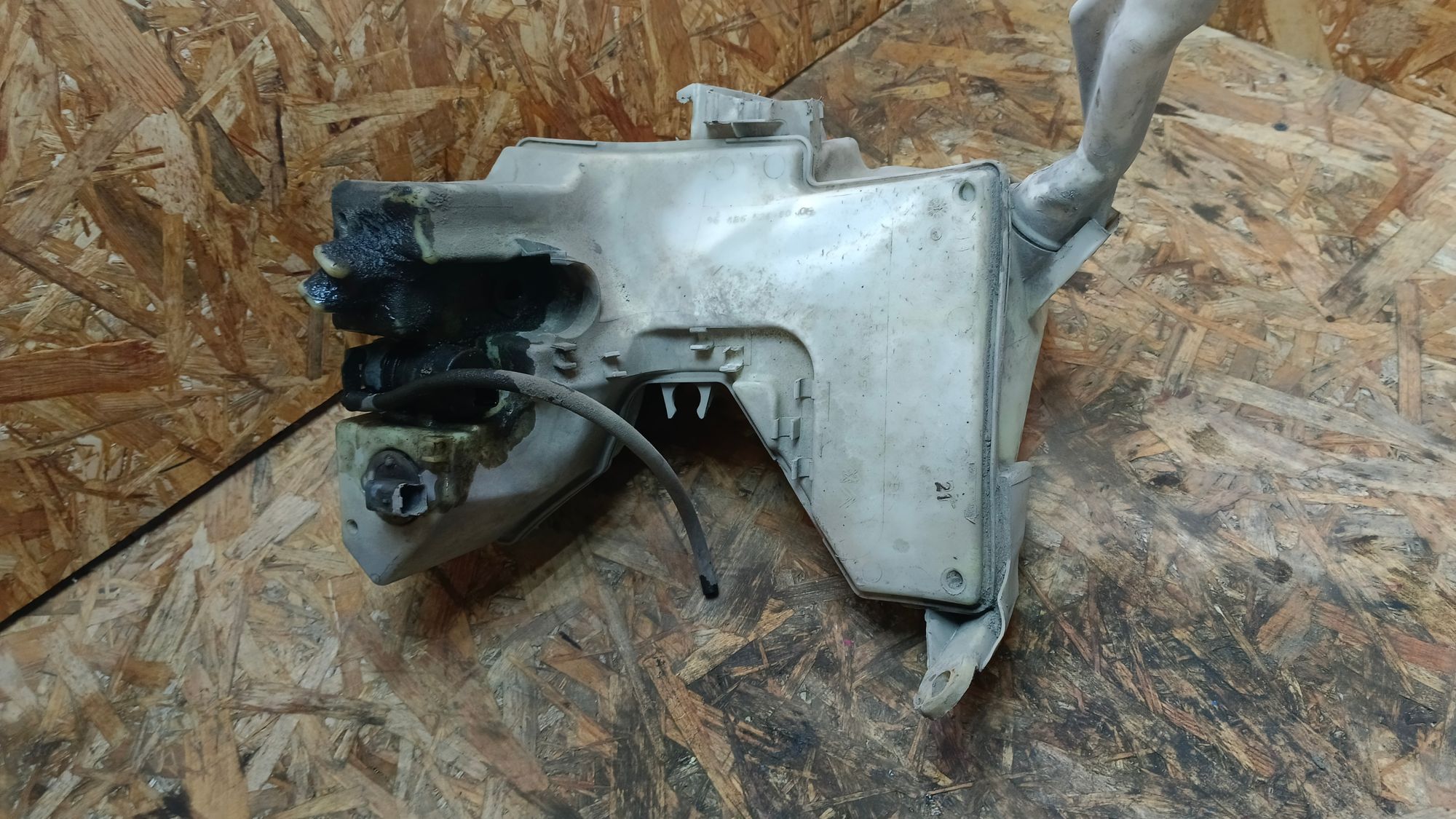 https://gcs.partsauto.market/rn-stockpro.appspot.com/thmbs/userImages/86639159375c37f71cfc850516777b62/part/1fedef7d-ad83-41ab-96c9-7453684ad0e8_1739958830809.jpg