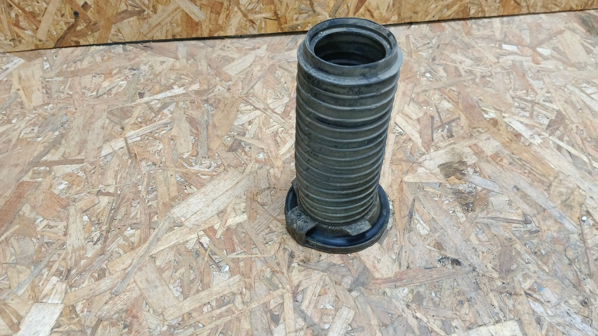 https://gcs.partsauto.market/rn-stockpro.appspot.com/thmbs/userImages/86639159375c37f71cfc850516777b62/part/28780080-e936-46cb-8879-81c955e464e7_1729910870165.jpg