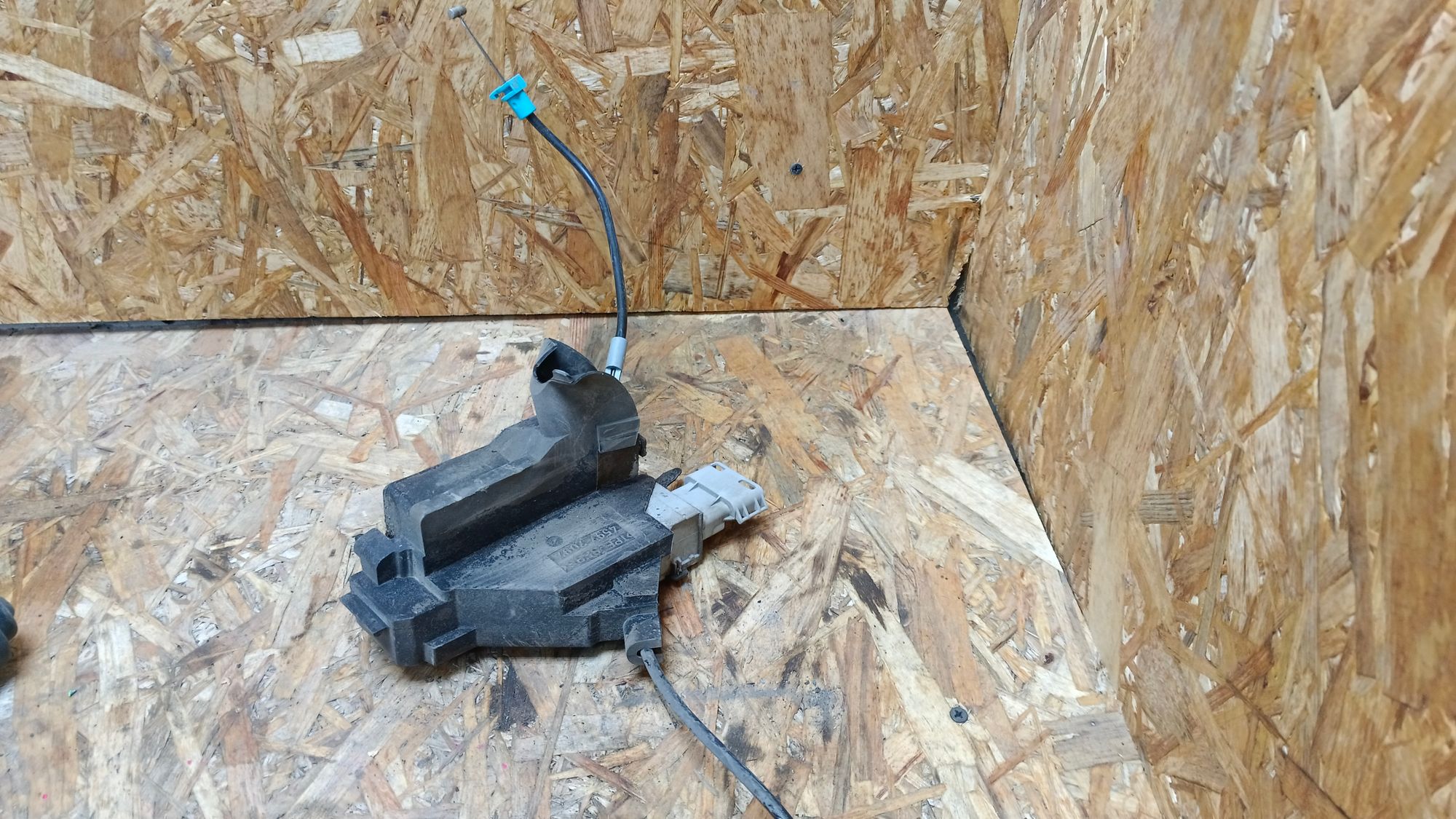 https://gcs.partsauto.market/rn-stockpro.appspot.com/thmbs/userImages/86639159375c37f71cfc850516777b62/part/7f022cf4-110b-446f-9a85-d648f06ac776_1738479631585.jpg