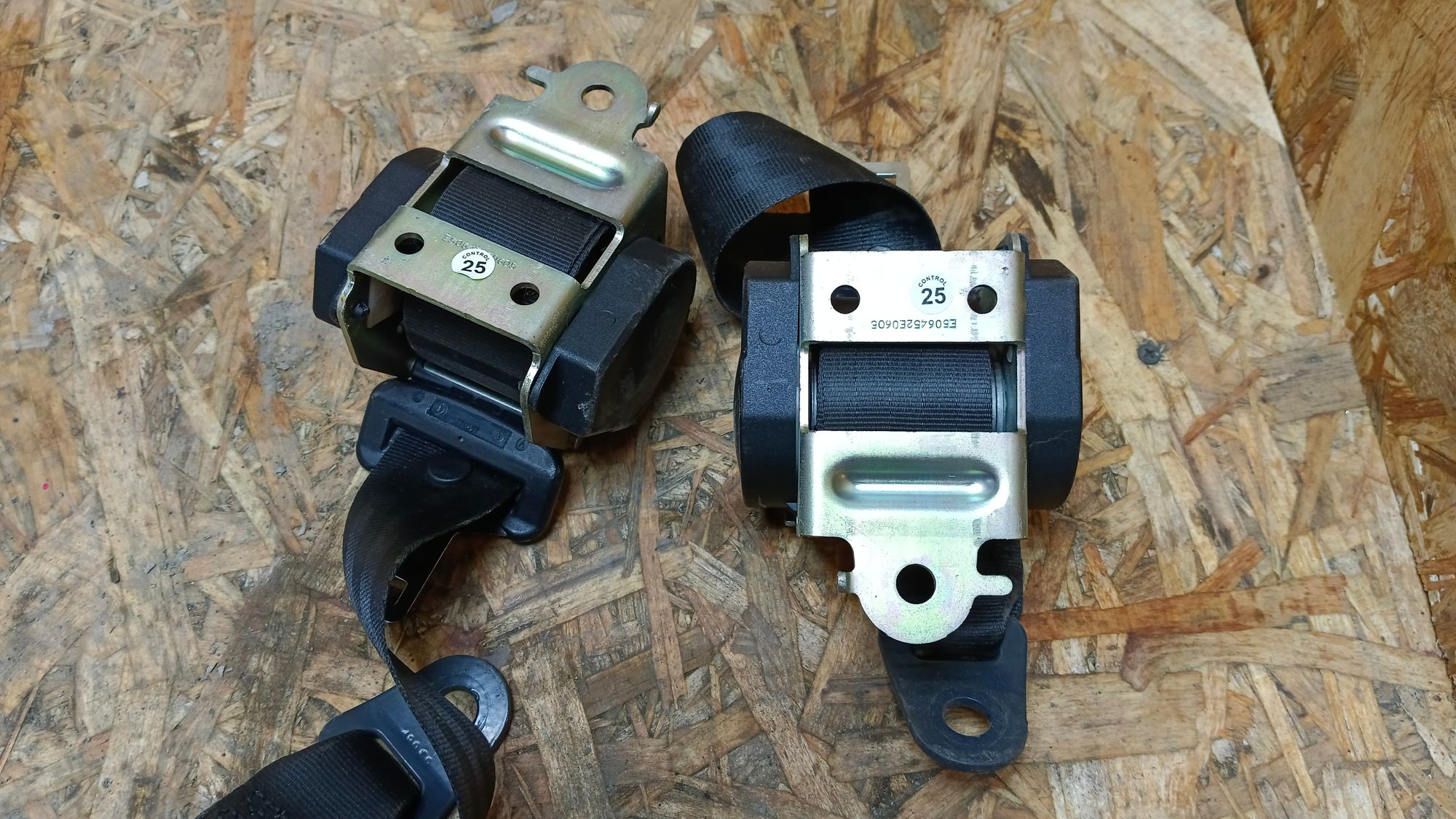 https://gcs.partsauto.market/rn-stockpro.appspot.com/thmbs/userImages/86639159375c37f71cfc850516777b62/part/849706ac-6b77-4b95-9b77-93dc0b1b83f2_1737097568940.jpg