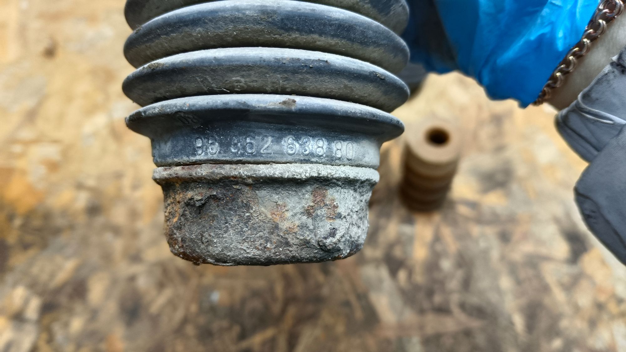 https://gcs.partsauto.market/rn-stockpro.appspot.com/thmbs/userImages/86639159375c37f71cfc850516777b62/part/8e26c16f-a8b6-45bb-bdf6-831e02915f33_1736247968160.jpg