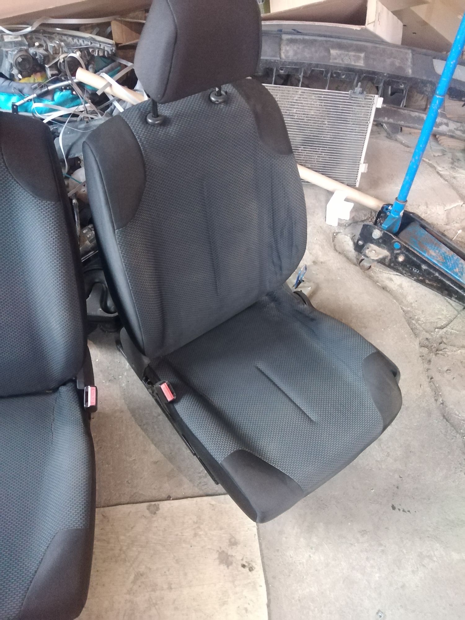 https://gcs.partsauto.market/rn-stockpro.appspot.com/thmbs/userImages/86639159375c37f71cfc850516777b62/part/a62e771c-900b-49c8-a536-a422edcc96ff_1735631516070.jpg