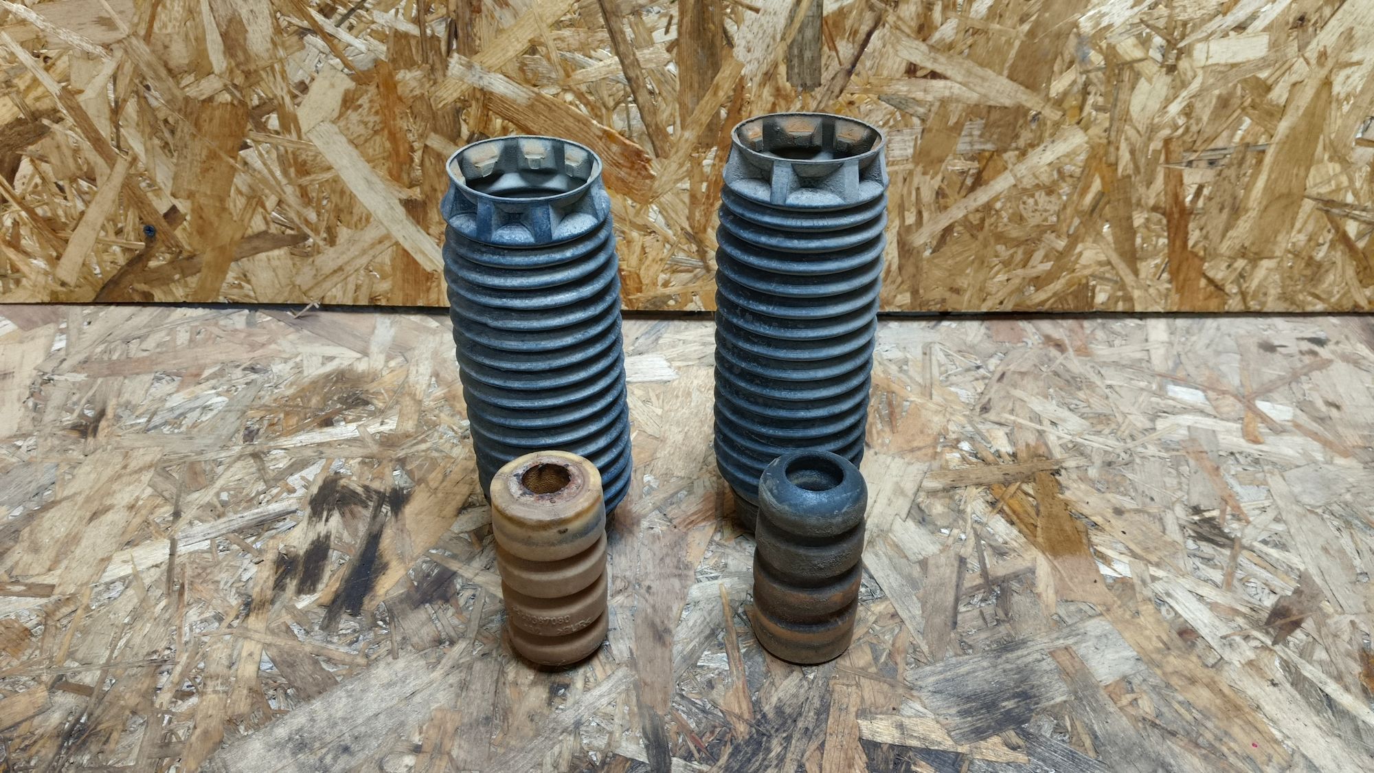 https://gcs.partsauto.market/rn-stockpro.appspot.com/thmbs/userImages/86639159375c37f71cfc850516777b62/part/cfda813b-cb32-470c-8c5f-4e6aacaecd66_1736247968028.jpg