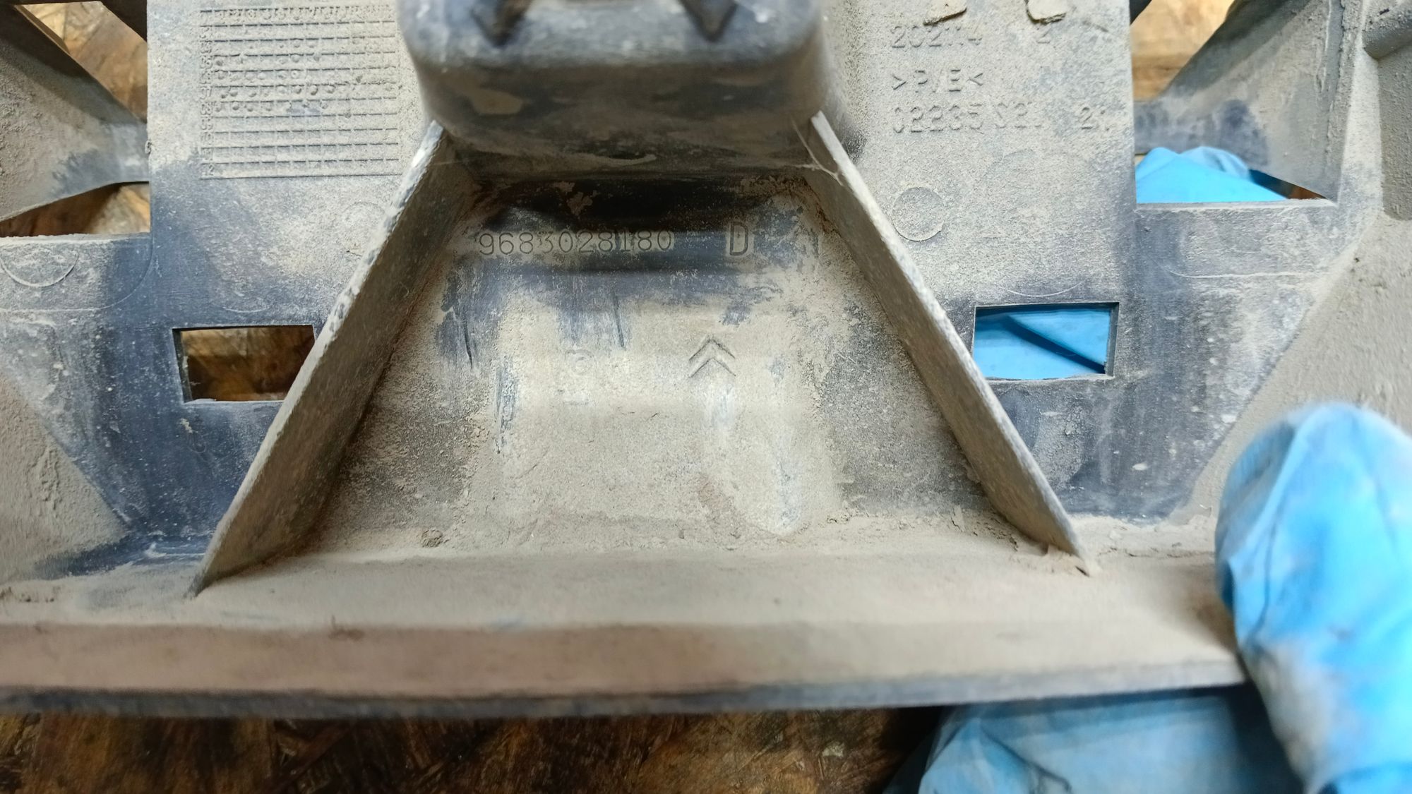 https://gcs.partsauto.market/rn-stockpro.appspot.com/thmbs/userImages/86639159375c37f71cfc850516777b62/part/d5c05fc7-74ec-4829-b358-9d53cfd6aca1_1737095971306.jpg