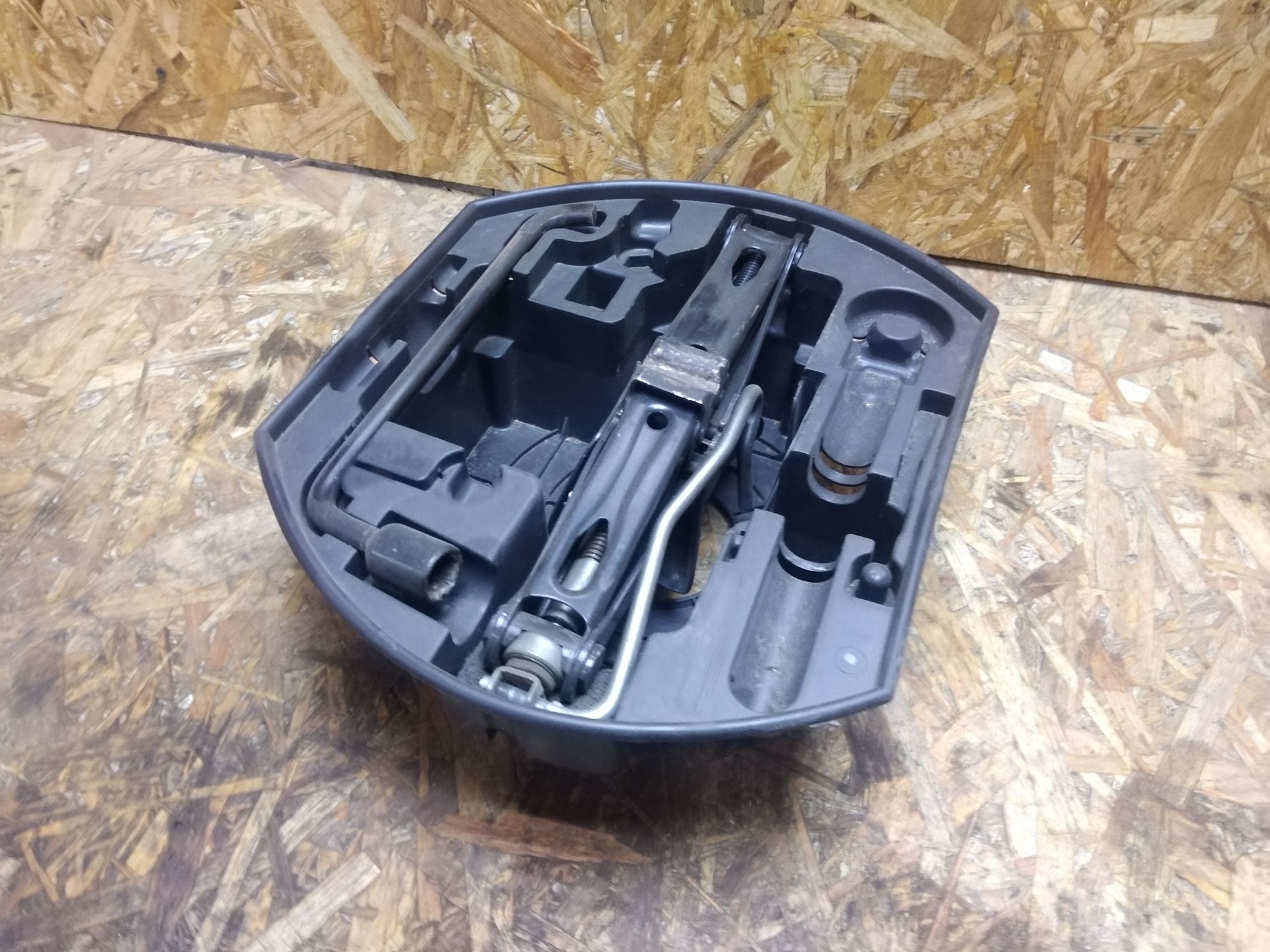 https://gcs.partsauto.market/rn-stockpro.appspot.com/thmbs/userImages/86639159375c37f71cfc850516777b62/part/dbec7cb7-e498-476e-a0f0-8732d81fc1f4_1737277199788.jpg