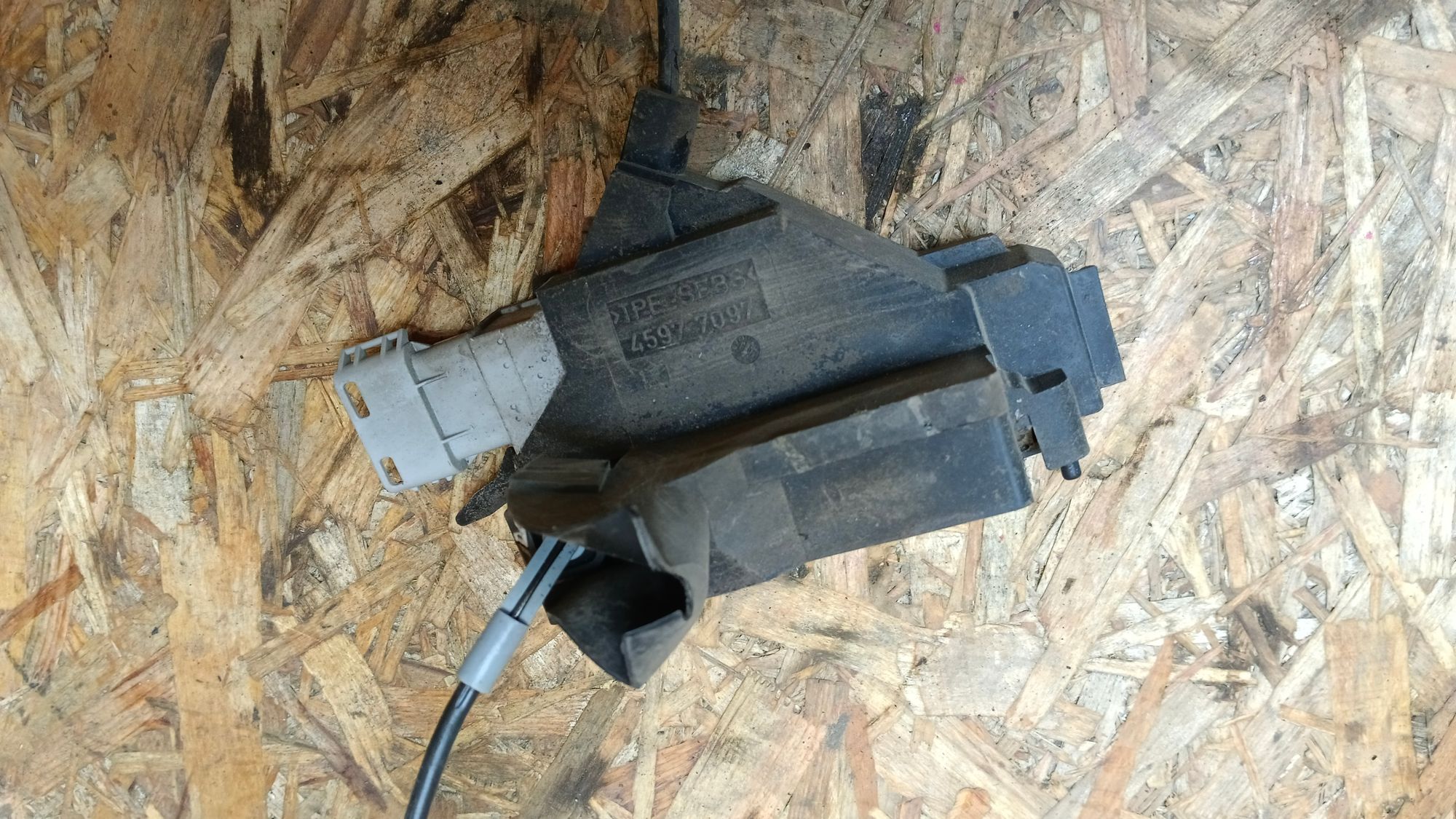 https://gcs.partsauto.market/rn-stockpro.appspot.com/thmbs/userImages/86639159375c37f71cfc850516777b62/part/e9a8554a-aaf8-489e-aba2-68bbd7cc3fc8_1738479630727.jpg