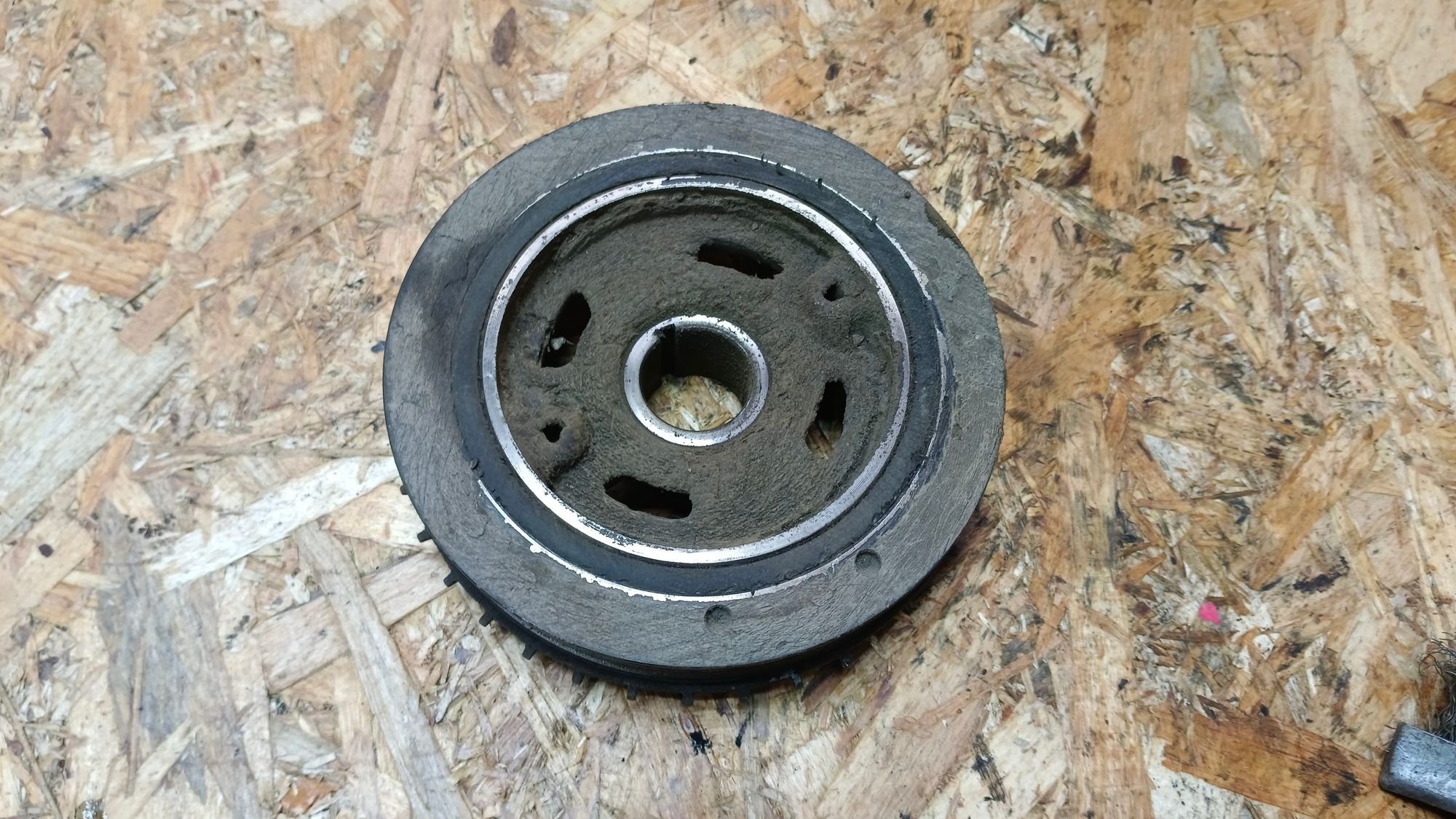 Шкив коленвала Mazda 3 BK 2005 1.6 Z6 