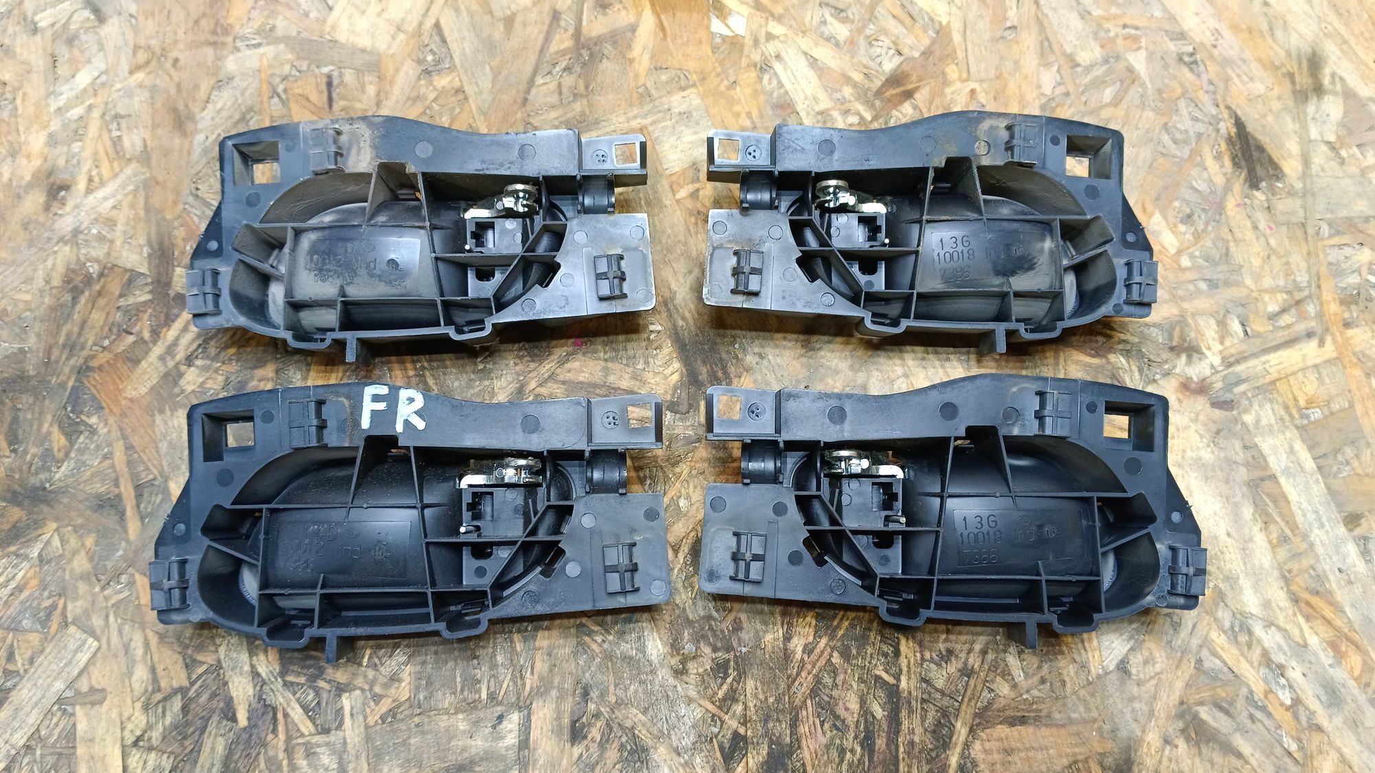 https://gcs.partsauto.market/rn-stockpro.appspot.com/thmbs/userImages/86639159375c37f71cfc850516777b62/part/fc1973bd-eb8a-4bfb-aaac-ba70db71a67d_1736446725990.jpg