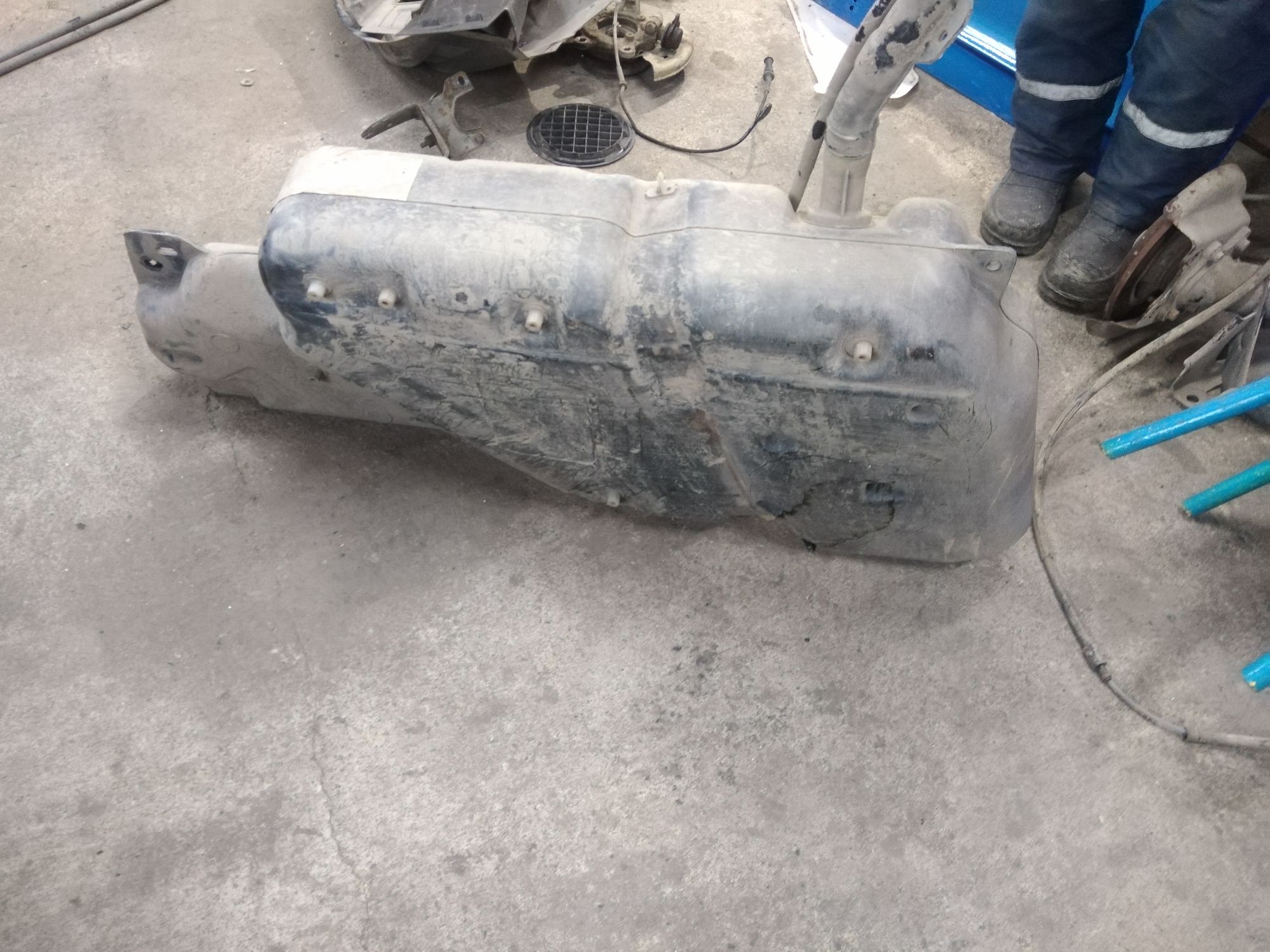 https://gcs.partsauto.market/rn-stockpro.appspot.com/thmbs/userImages/86639159375c37f71cfc850516777b62/part/fdc80eb7-1062-4673-948d-c696a5defcc6_1737273643472.jpg