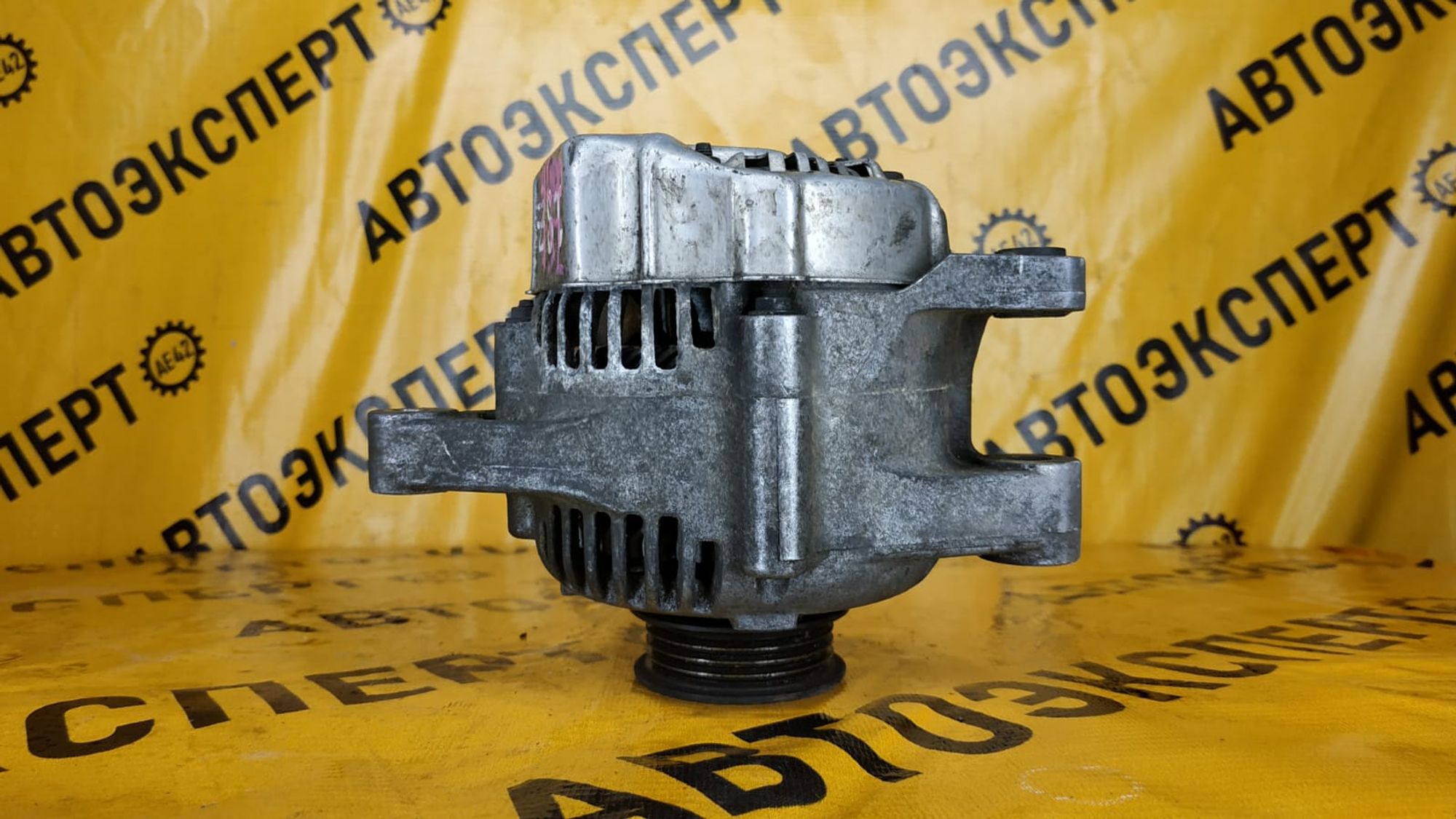 Генератор Toyota Vitz SCP10 1SZ
