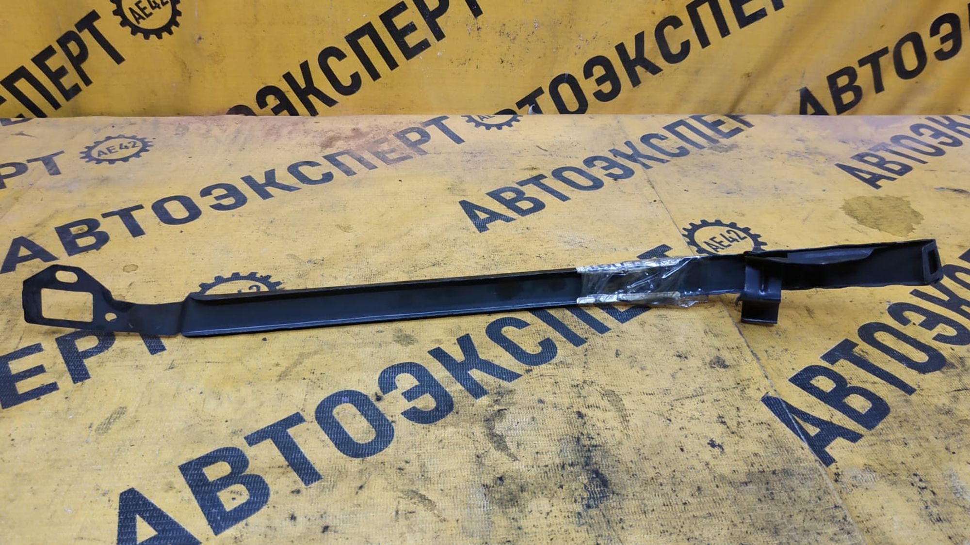https://gcs.partsauto.market/rn-stockpro.appspot.com/thmbs/userImages/87497919e31020c6b1c735431d06908a/part/7586009d-63c3-4fc0-aee9-cb1273ad4535_1747640018930.jpg