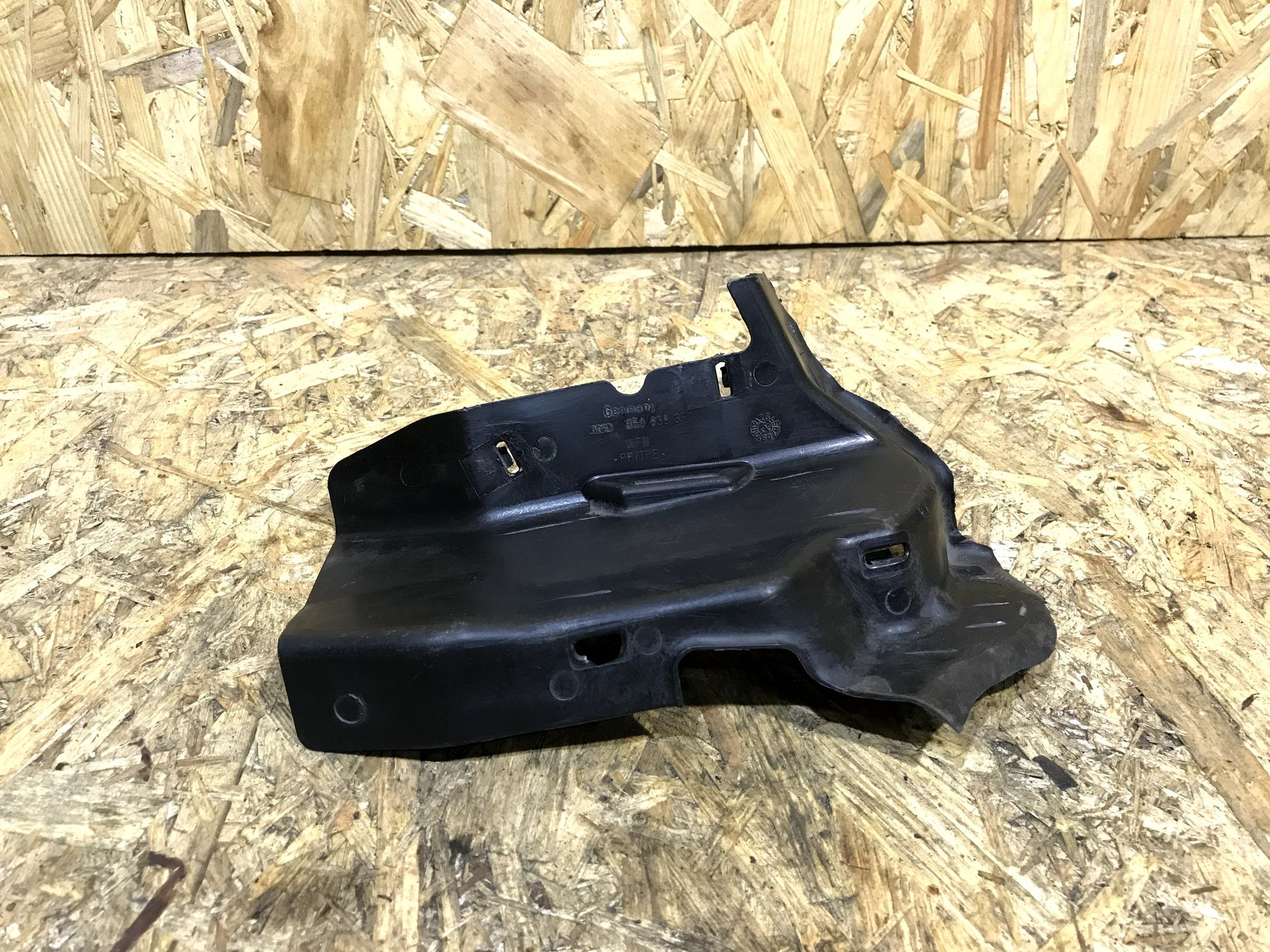 Кожух замка двери Audi A4 B6 8E0839350