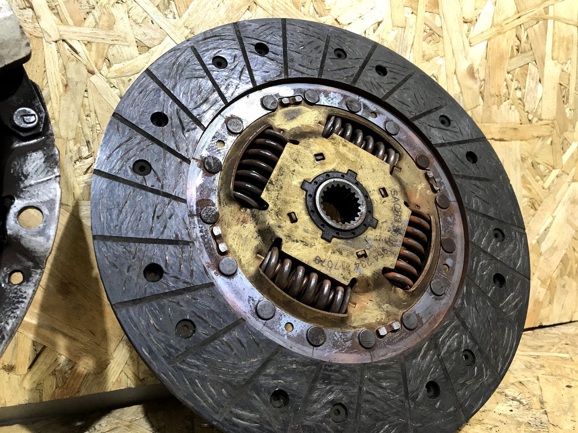 https://gcs.partsauto.market/rn-stockpro.appspot.com/thmbs/userImages/8a62b3363da0e09cb67cff1c6fea183c/part/e65a78bd-6d9a-4463-8c33-14b1c7a409b2_1731448845433.jpg