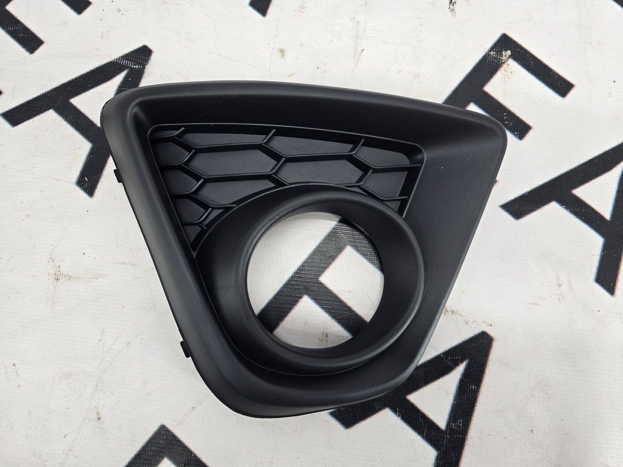 Накладка противотуманной фары Mazda CX-5 KE