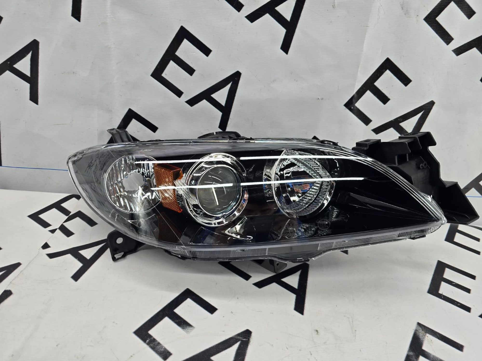 Фара правая Mazda 3 BK седан 