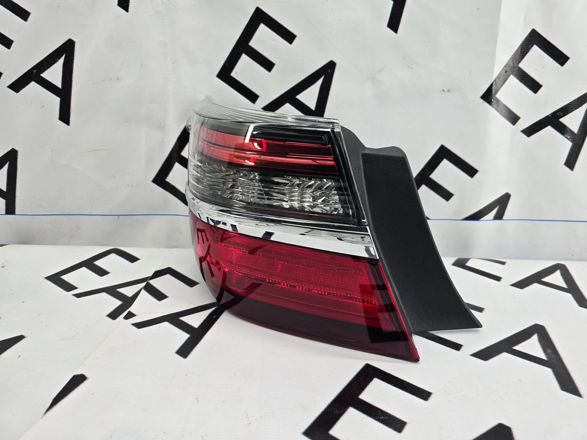 Фонарь задний левый Toyota Camry 55 (2014—2018)