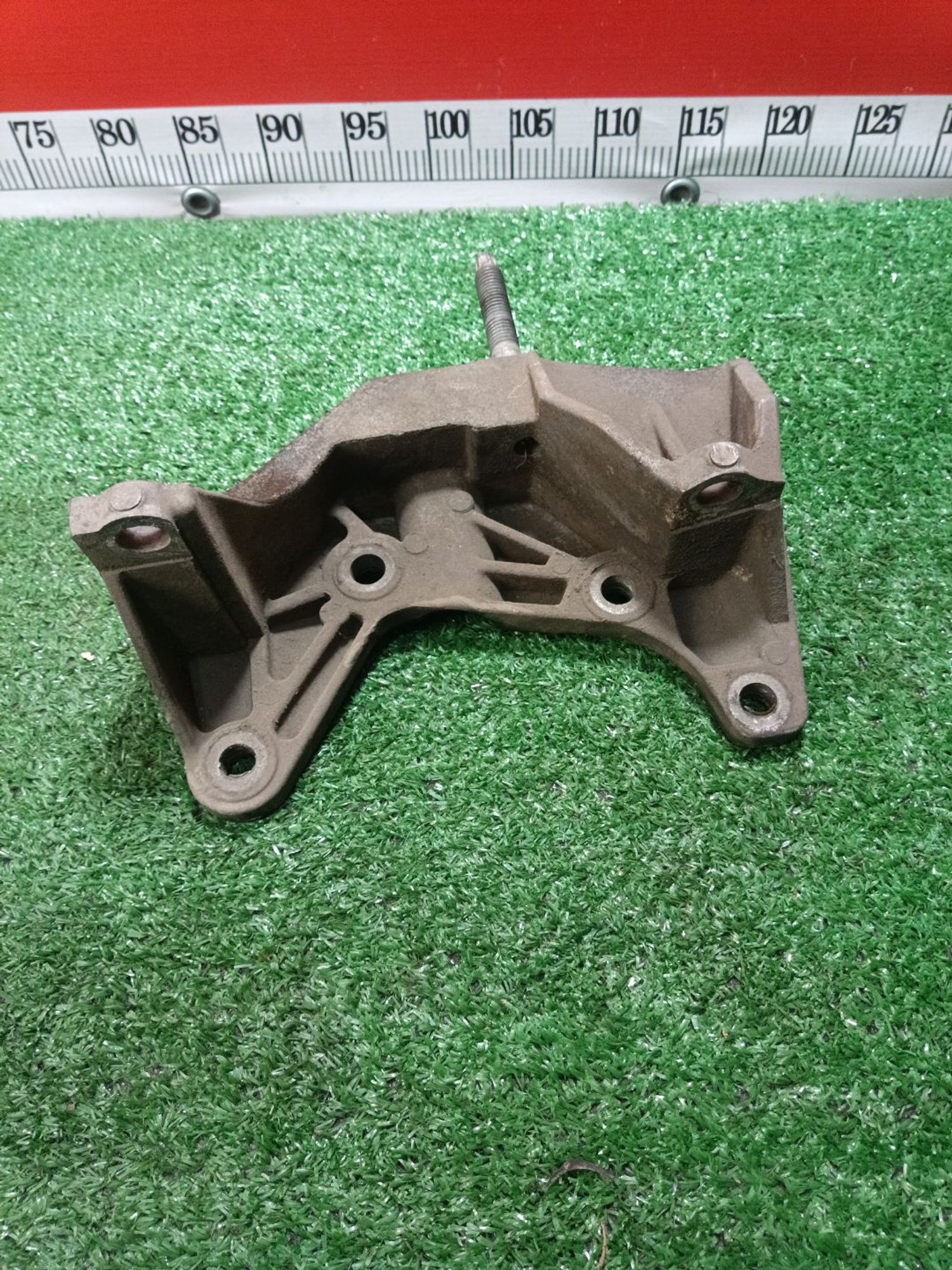 https://gcs.partsauto.market/rn-stockpro.appspot.com/thmbs/userImages/a19a1494006c0851879c8cd6f3827d7d/part/a24ea1ac-4e6c-4a1c-a50a-ae2142b03709_1734423322802.jpg