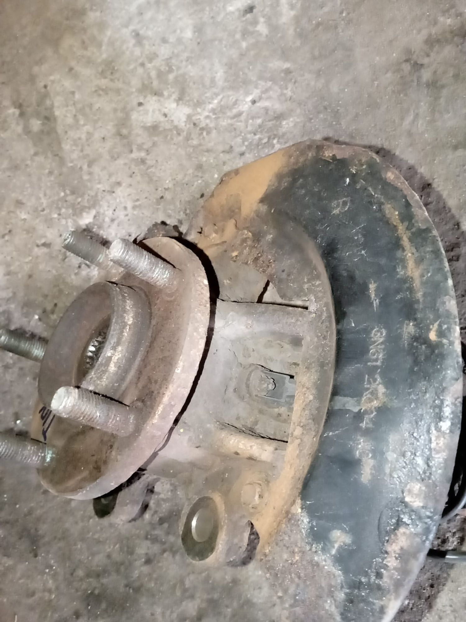 https://gcs.partsauto.market/rn-stockpro.appspot.com/thmbs/userImages/a486c87f8955b6e25f9185efee619899/part/397a9cc1-3894-42ea-a892-fe8764c7f7ef_1748378105747.jpg