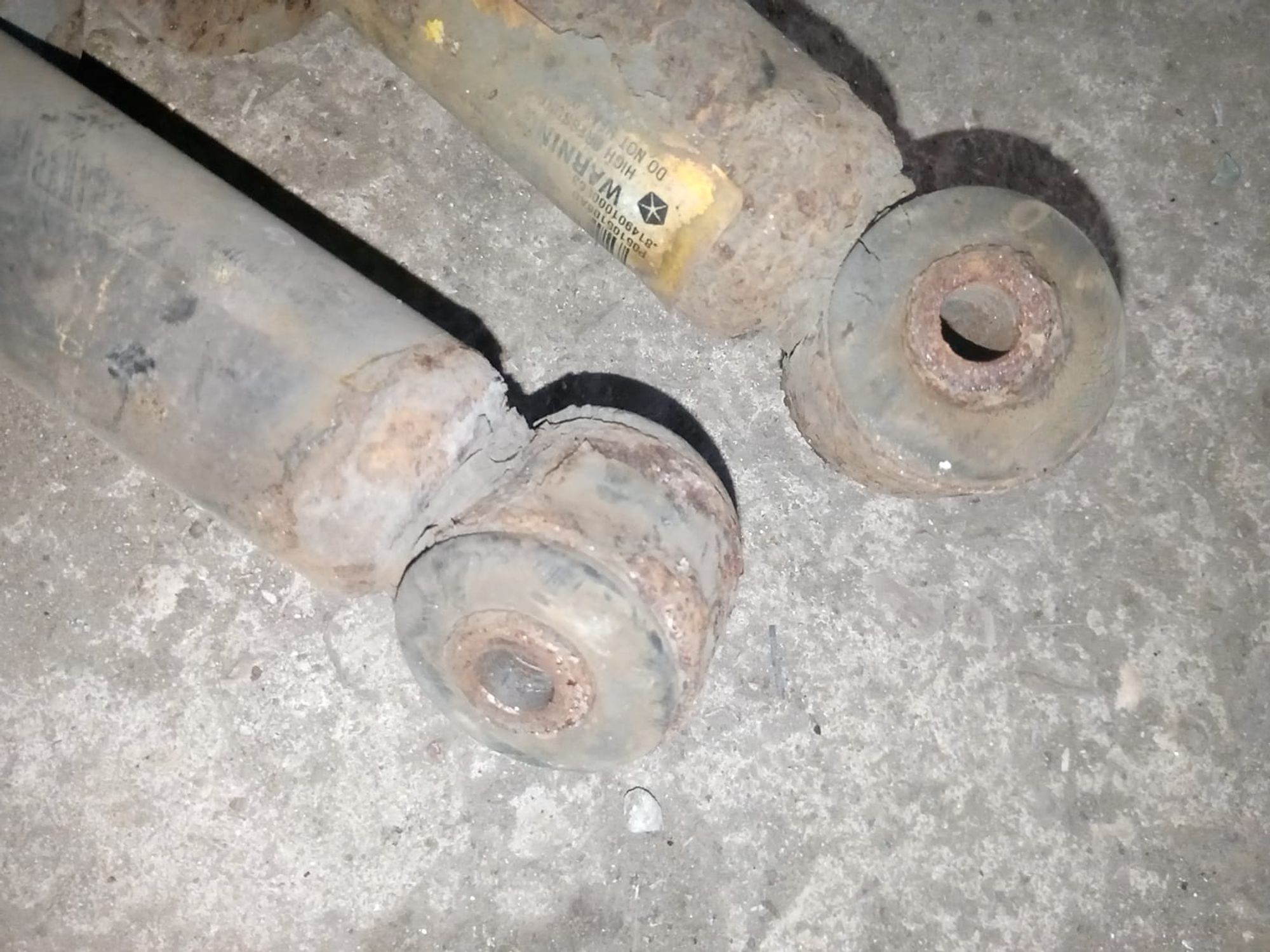 https://gcs.partsauto.market/rn-stockpro.appspot.com/thmbs/userImages/a486c87f8955b6e25f9185efee619899/part/73cd90a4-9c02-4920-bcee-59e313fb8d26_1747947074844.jpg