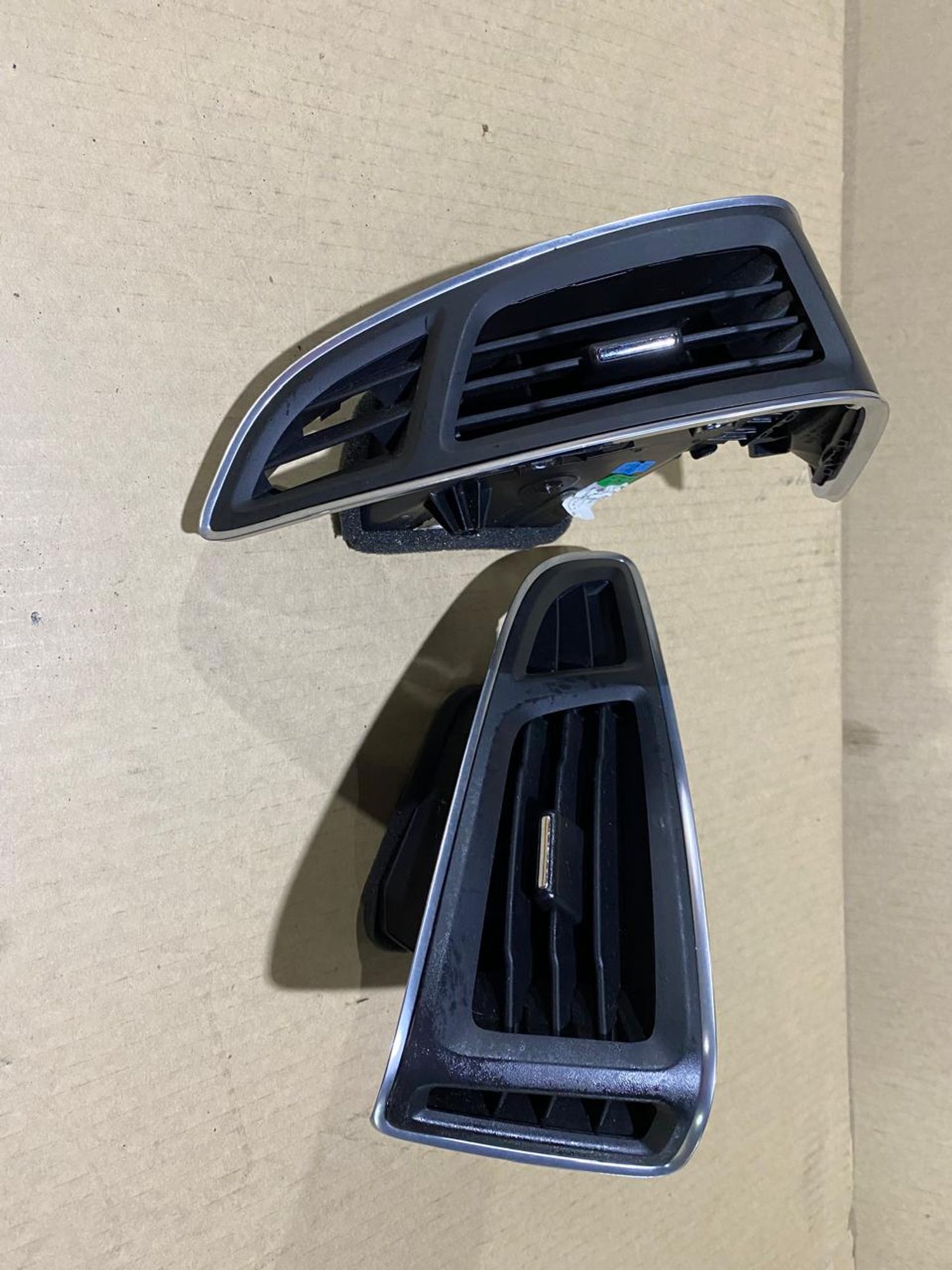 https://gcs.partsauto.market/rn-stockpro.appspot.com/thmbs/userImages/a486c87f8955b6e25f9185efee619899/part/77b25ac1-6173-4830-bd1a-d15d4955bbb7_1750195315756.jpg