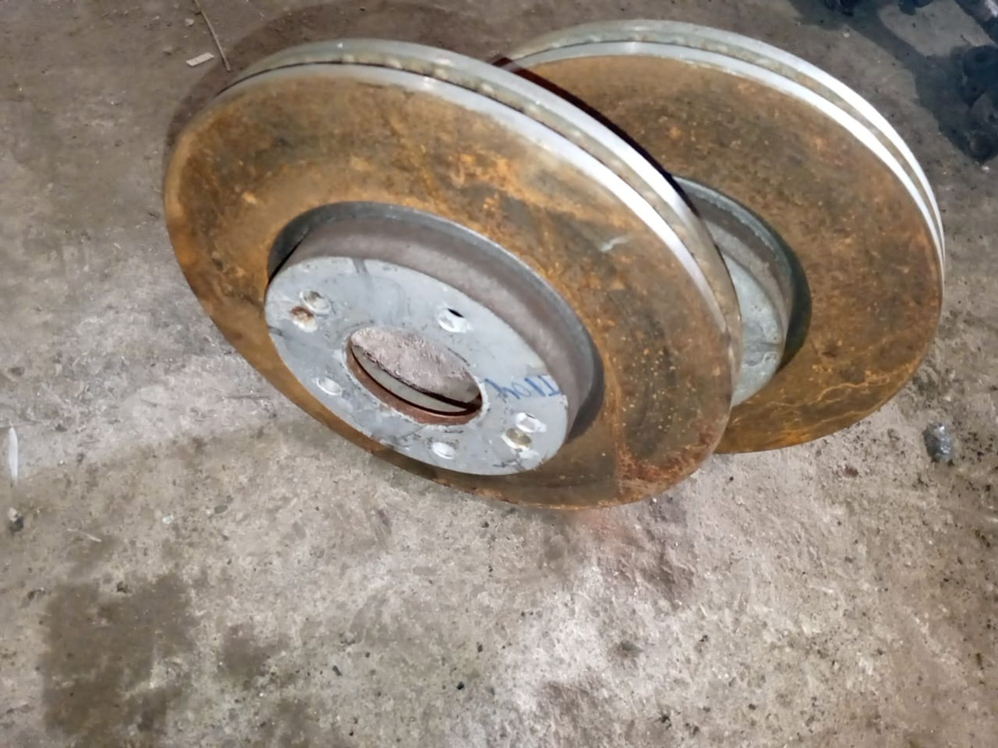 https://gcs.partsauto.market/rn-stockpro.appspot.com/thmbs/userImages/a486c87f8955b6e25f9185efee619899/part/8af7f064-50fe-40eb-81a5-1310e26d0fb8_1748417440906.jpg