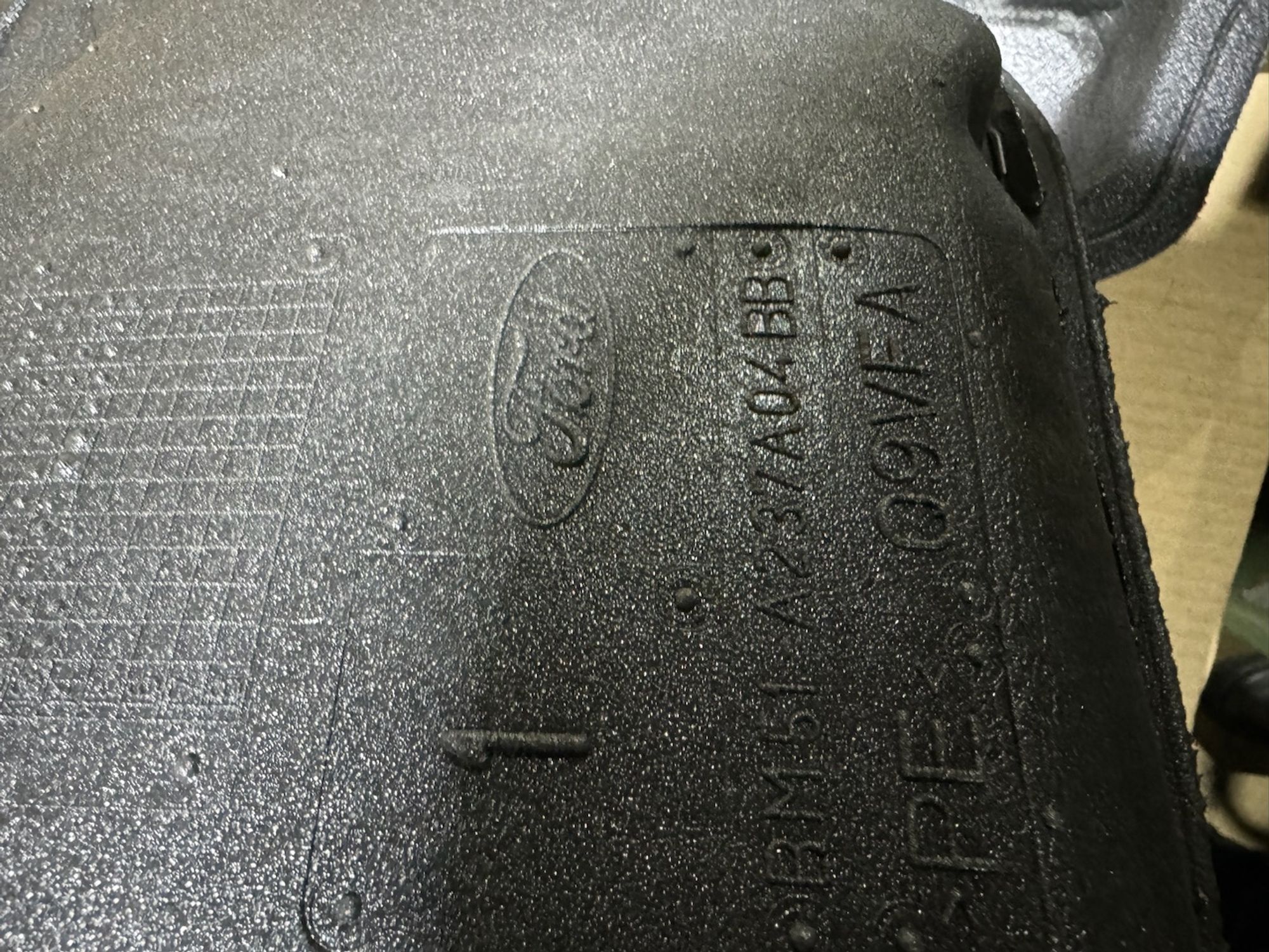 https://gcs.partsauto.market/rn-stockpro.appspot.com/thmbs/userImages/a486c87f8955b6e25f9185efee619899/part/94a156cf-4492-4ca0-ab90-0e910d32ee62_1744544114192.jpg