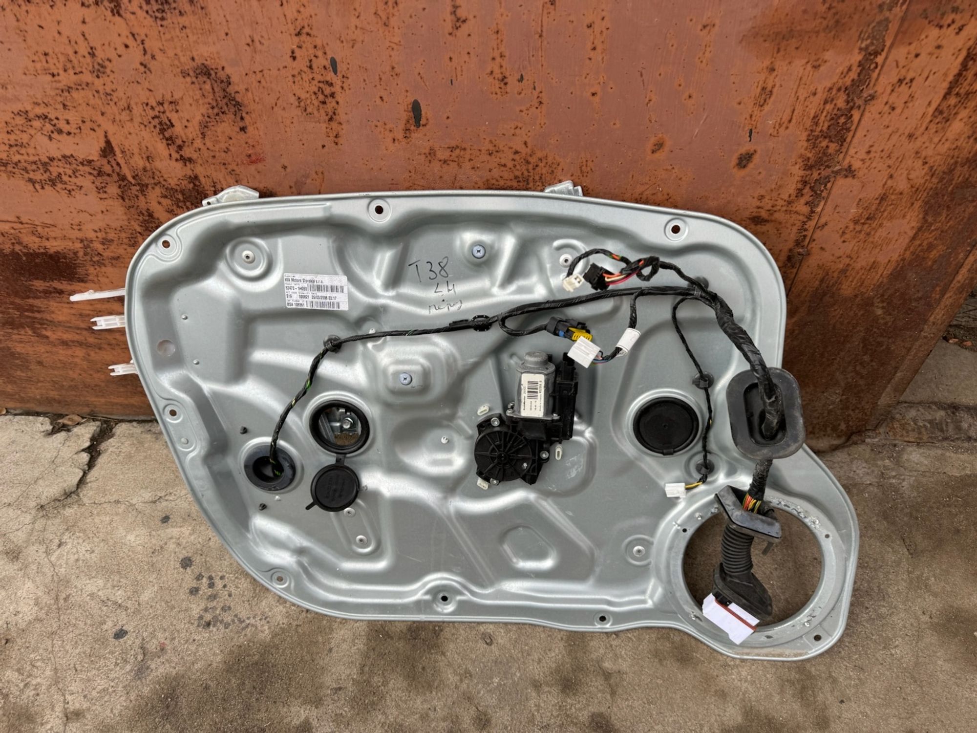 https://gcs.partsauto.market/rn-stockpro.appspot.com/thmbs/userImages/a486c87f8955b6e25f9185efee619899/part/999867c5-3a5a-4d3d-bbae-ae6235b24547_1747065467828.jpg