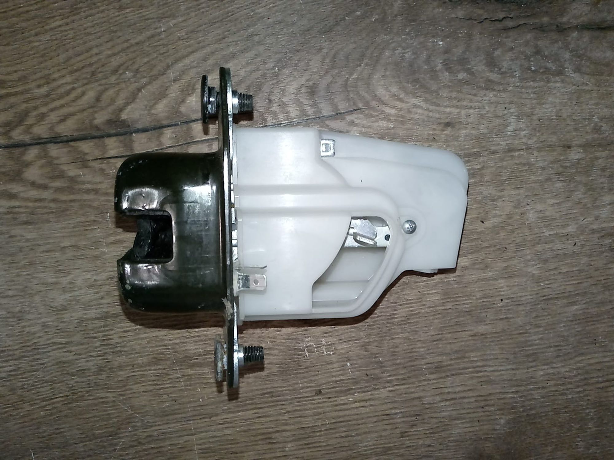 https://gcs.partsauto.market/rn-stockpro.appspot.com/thmbs/userImages/a486c87f8955b6e25f9185efee619899/part/9dfa3ed5-3643-4836-bc2e-8c58d2133796_1746709683331.jpg