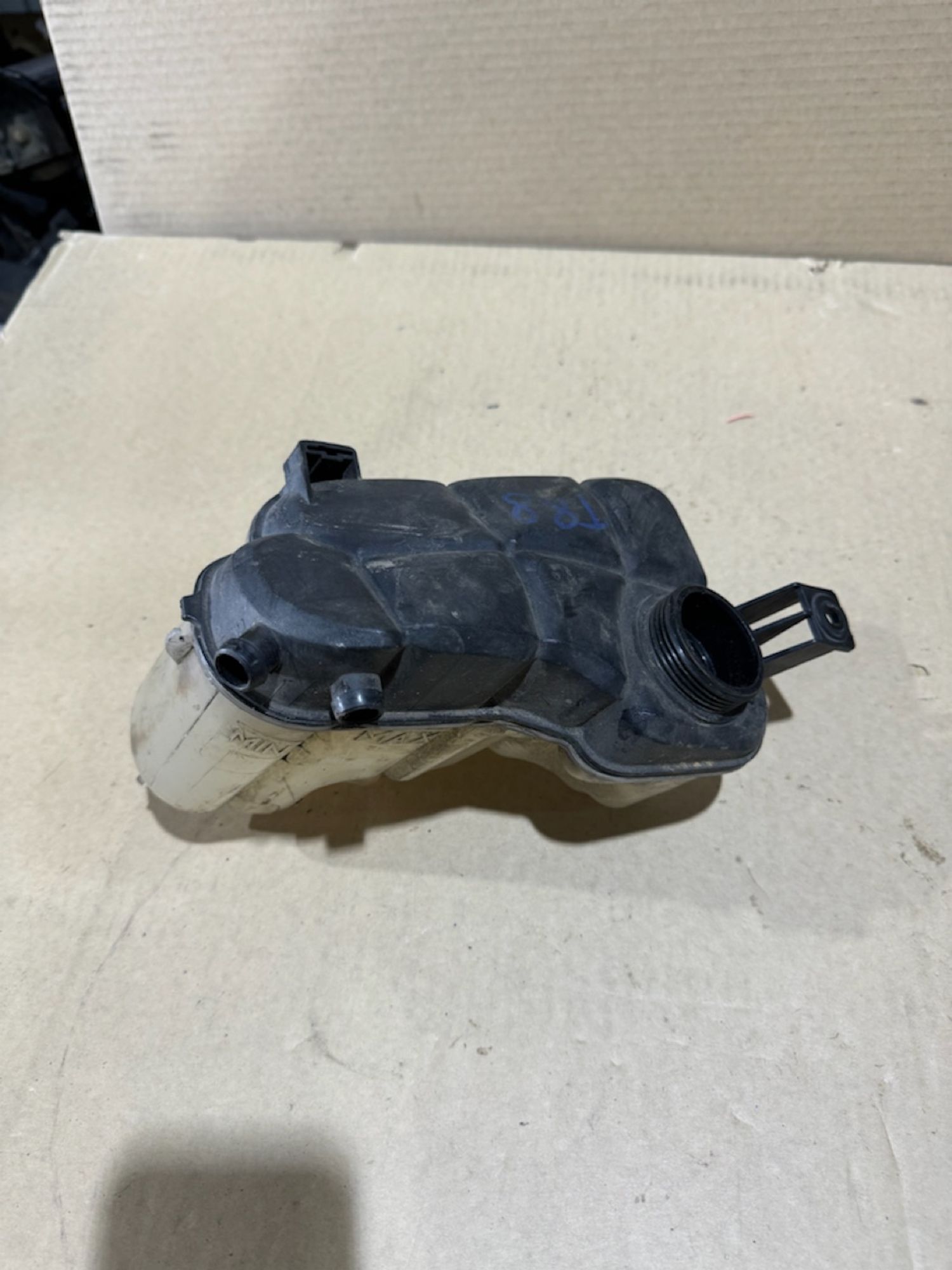 https://gcs.partsauto.market/rn-stockpro.appspot.com/thmbs/userImages/a486c87f8955b6e25f9185efee619899/part/a1b61228-085f-4e94-9a3e-40f4b7746aa1_1748088987742.jpg