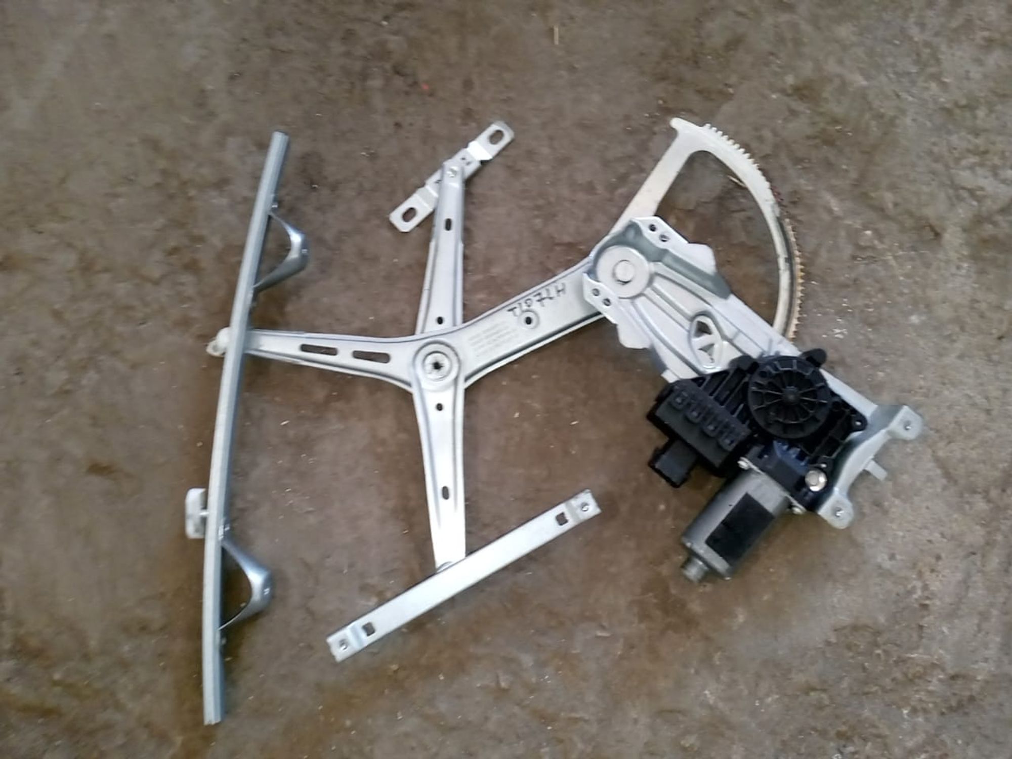 https://gcs.partsauto.market/rn-stockpro.appspot.com/thmbs/userImages/a486c87f8955b6e25f9185efee619899/part/c68eaf7f-354e-4865-912e-55bdd51841a6_1748357137043.jpg