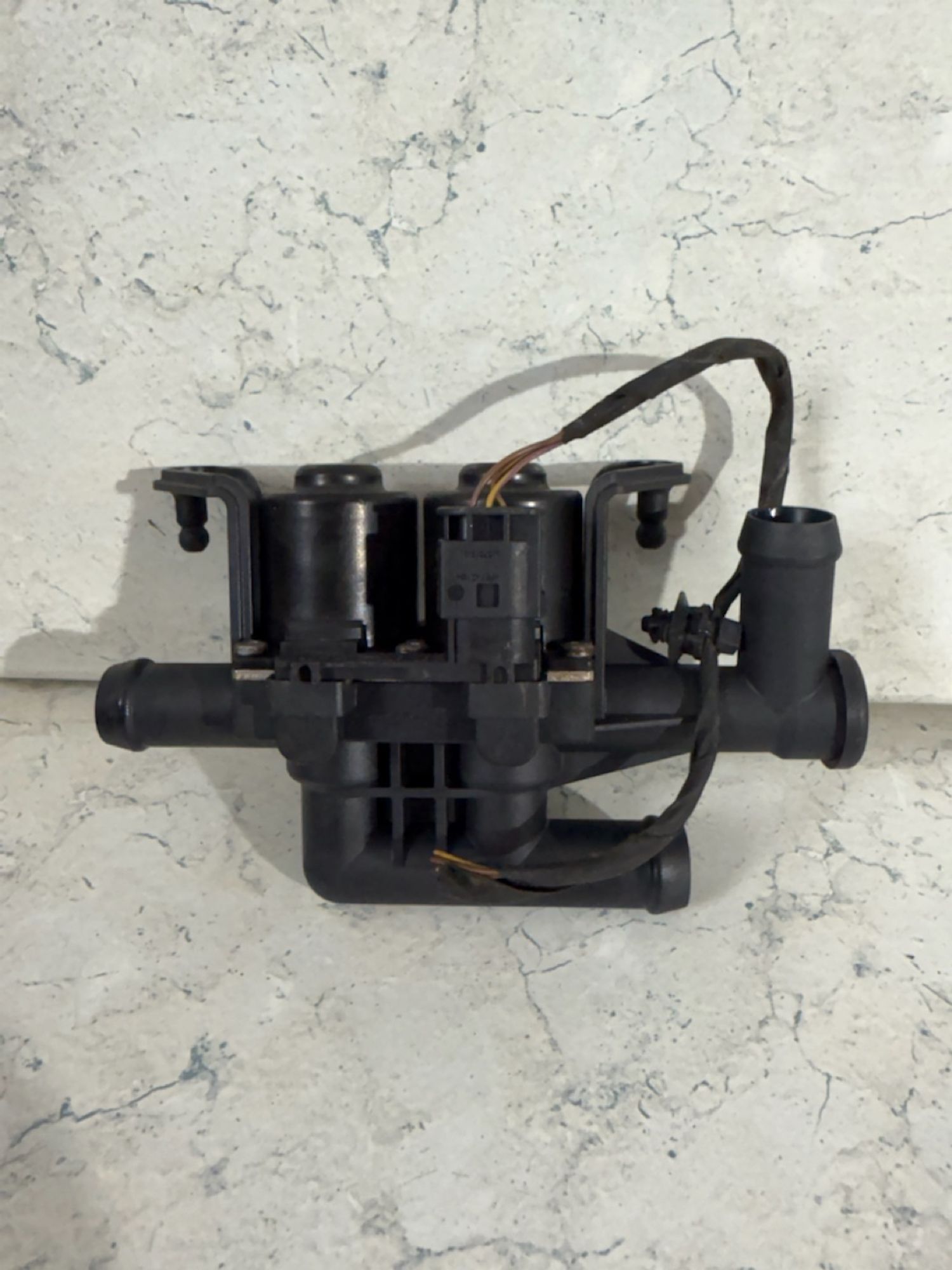 https://gcs.partsauto.market/rn-stockpro.appspot.com/thmbs/userImages/a909ba6a315635f66d2dc9265c66c6a4/part/02064e16-dcf4-4e65-b2df-0e7602dd818f_1747055690287.jpg