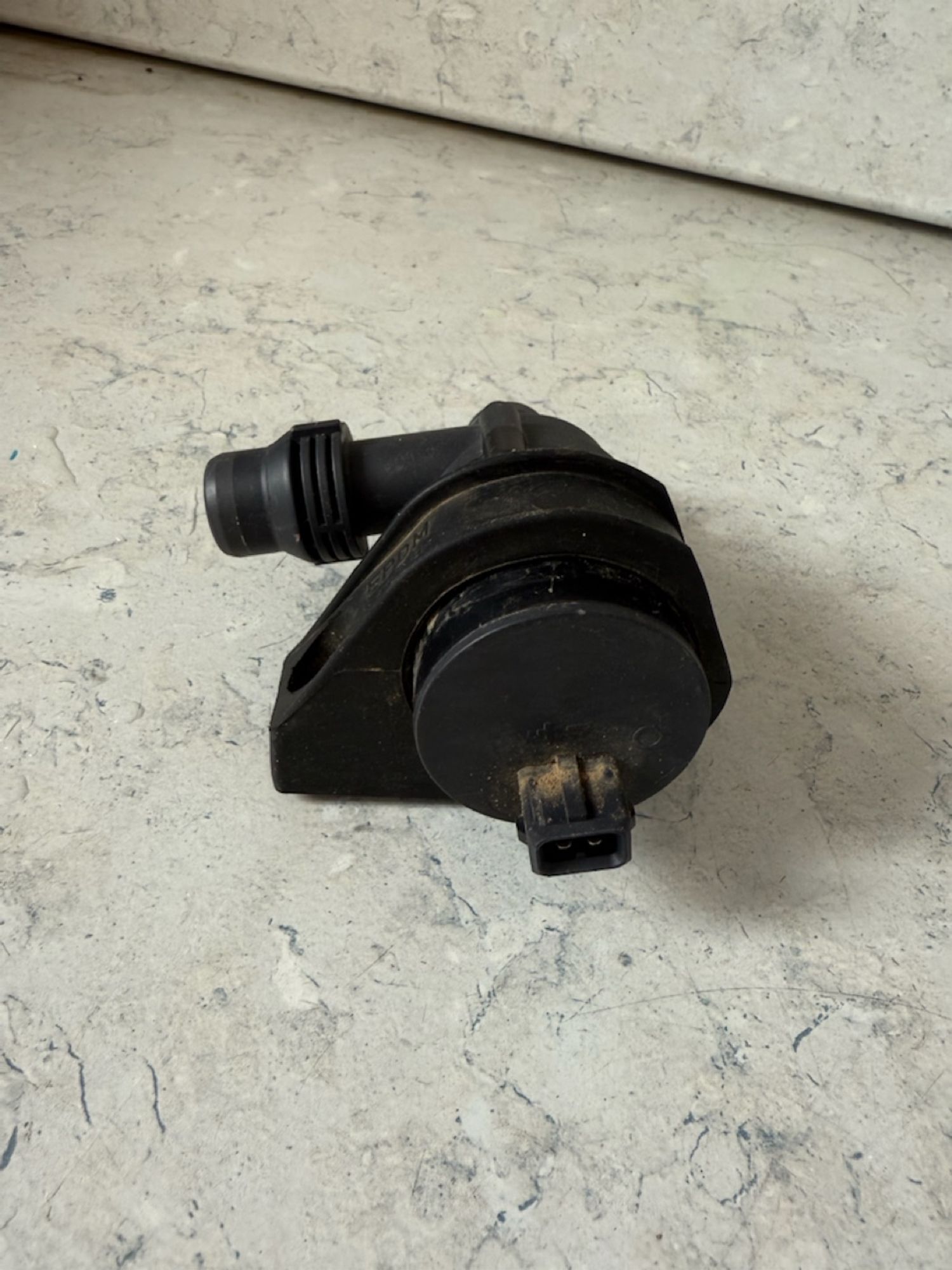 https://gcs.partsauto.market/rn-stockpro.appspot.com/thmbs/userImages/a909ba6a315635f66d2dc9265c66c6a4/part/0f892dba-398f-4c7c-8ccc-cc2dcee88403_1746449710830.jpg