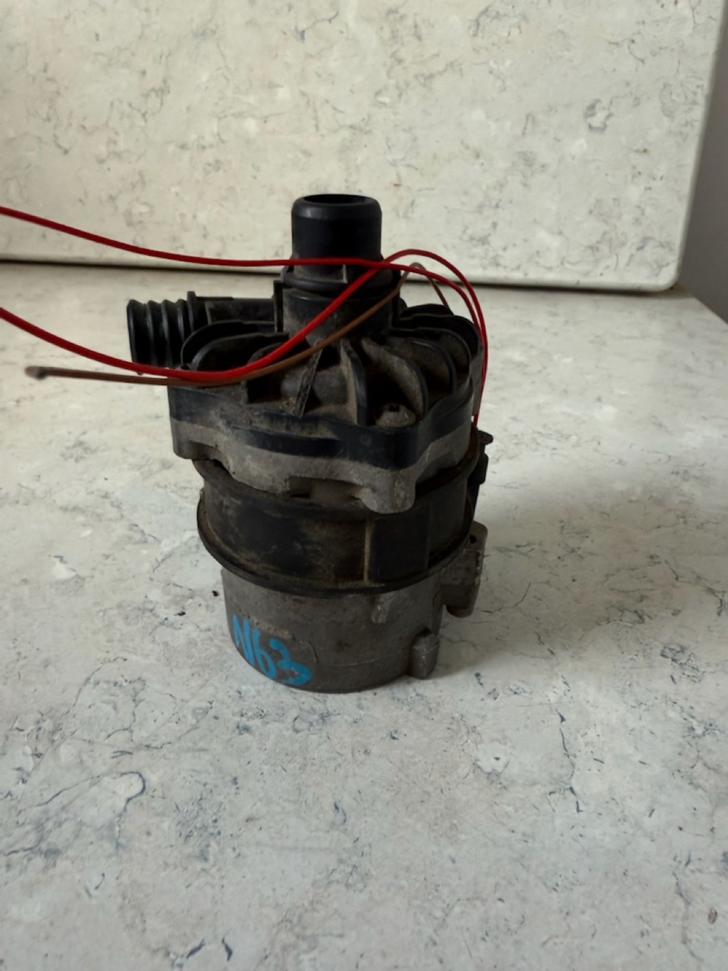 https://gcs.partsauto.market/rn-stockpro.appspot.com/thmbs/userImages/a909ba6a315635f66d2dc9265c66c6a4/part/3ee3b1cb-8dd5-4341-818c-239a930bf65f_1746018339162.jpg