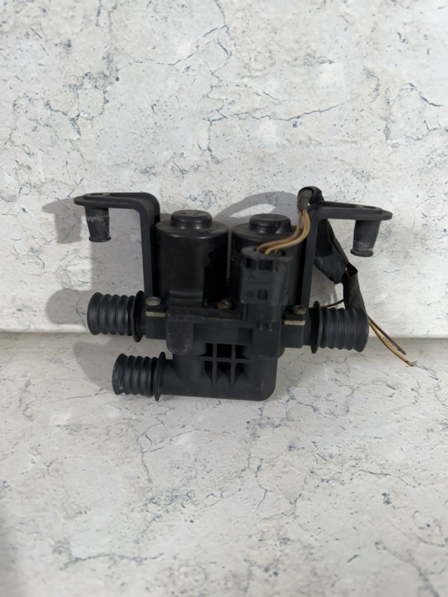 https://gcs.partsauto.market/rn-stockpro.appspot.com/thmbs/userImages/a909ba6a315635f66d2dc9265c66c6a4/part/42c0bb47-f23a-4dfb-a549-de26006db9d1_1747055895173.jpg