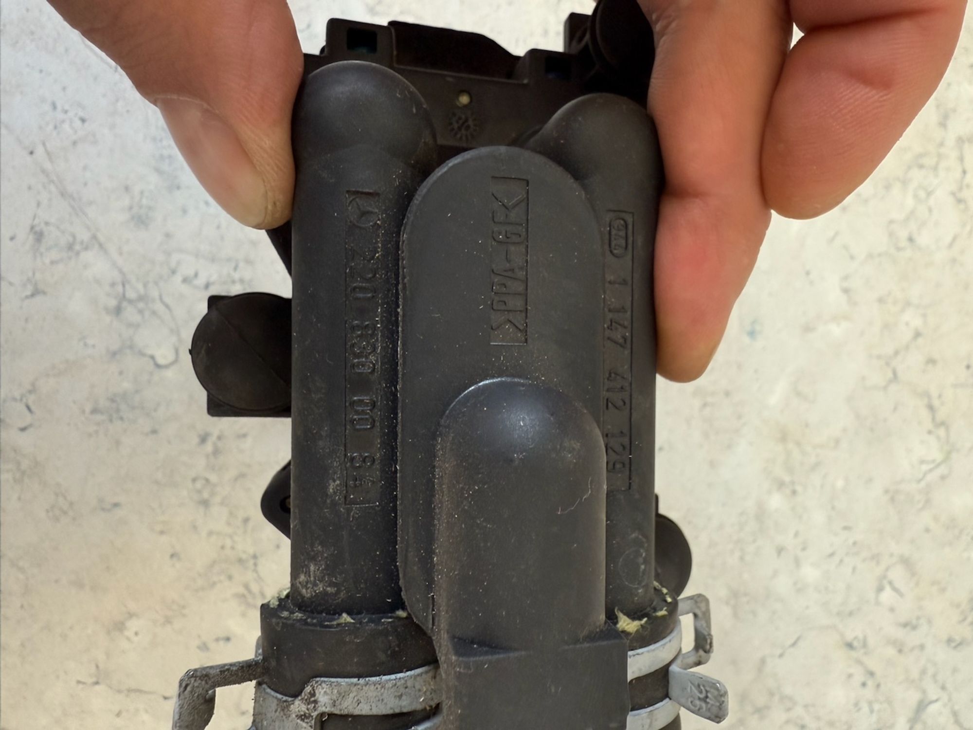 https://gcs.partsauto.market/rn-stockpro.appspot.com/thmbs/userImages/a909ba6a315635f66d2dc9265c66c6a4/part/655b31a1-d706-4a88-86ea-9669f3a20bfe_1746518801835.jpg