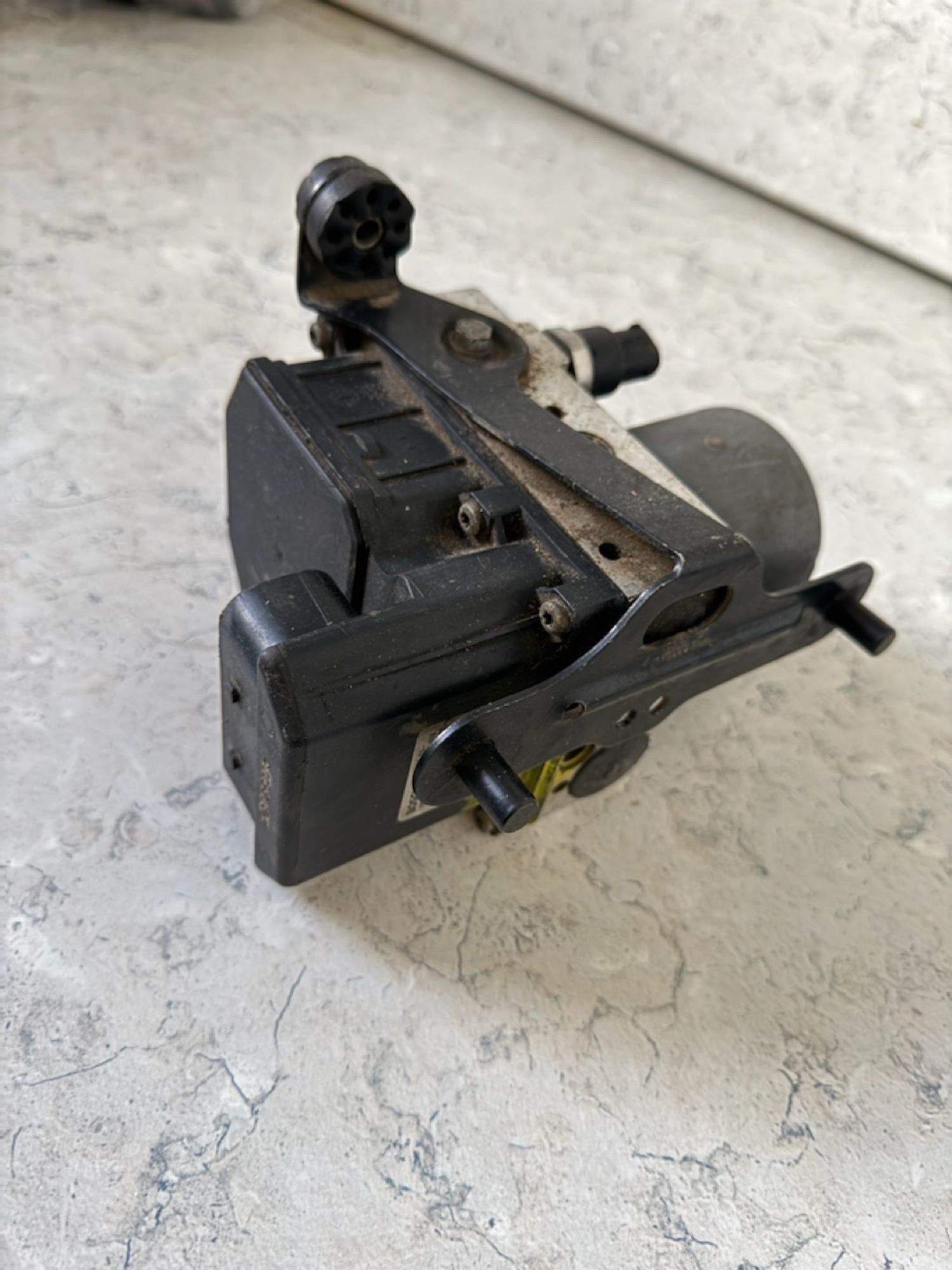 https://gcs.partsauto.market/rn-stockpro.appspot.com/thmbs/userImages/a909ba6a315635f66d2dc9265c66c6a4/part/6b925c18-0276-40e2-b659-37990ef846eb_1746016979239.jpg