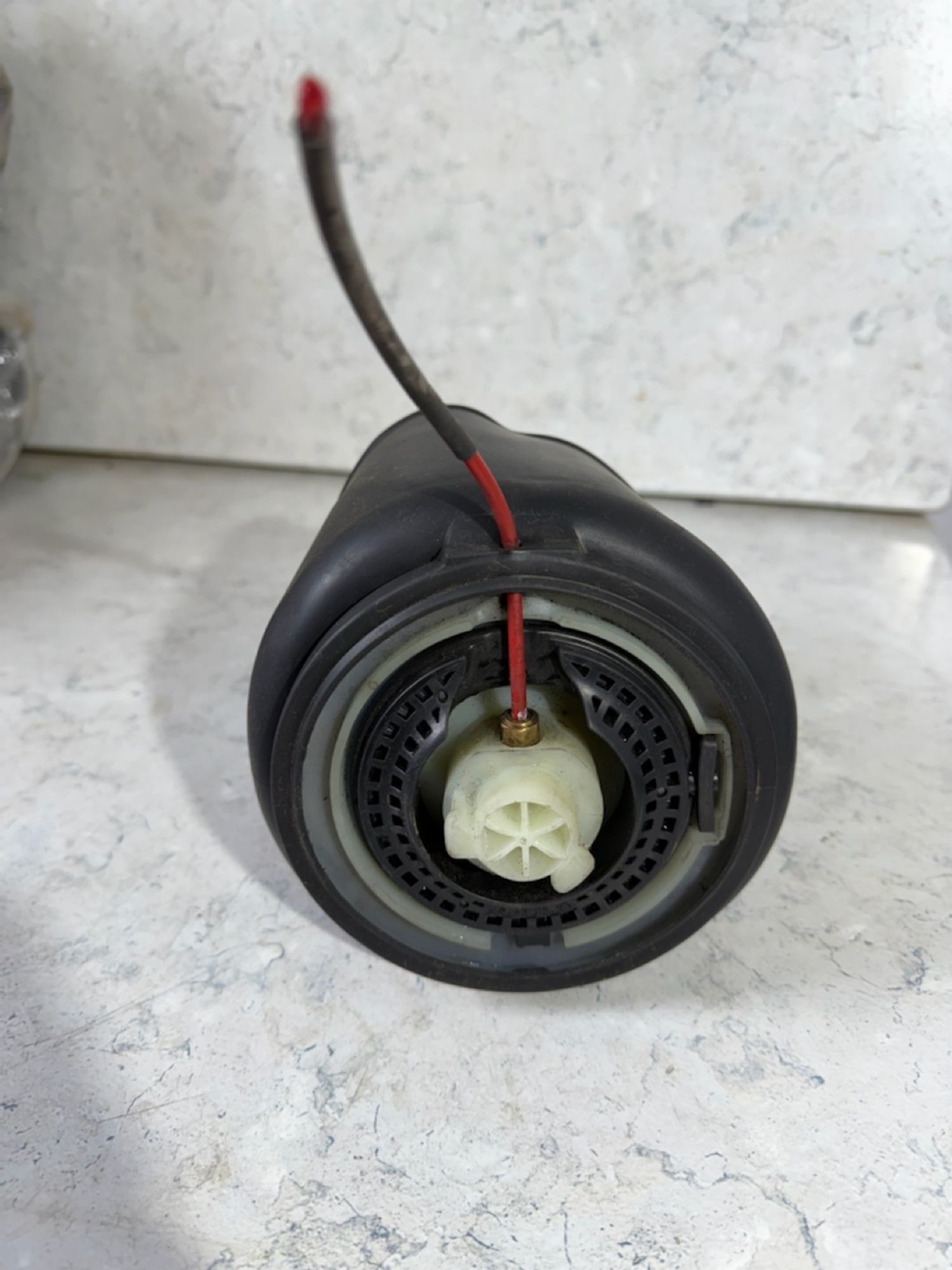 https://gcs.partsauto.market/rn-stockpro.appspot.com/thmbs/userImages/a909ba6a315635f66d2dc9265c66c6a4/part/72c258c3-9c3f-4f18-a757-d59171411cd4_1747734600468.jpg