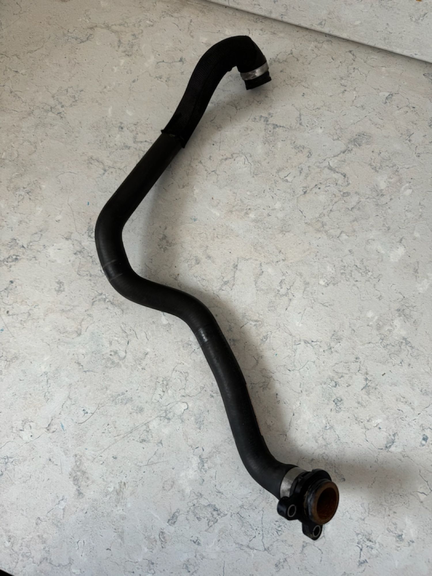 https://gcs.partsauto.market/rn-stockpro.appspot.com/thmbs/userImages/a909ba6a315635f66d2dc9265c66c6a4/part/731dc0fa-8c05-4378-bdc8-c5c3ea28a296_1746610760874.jpg