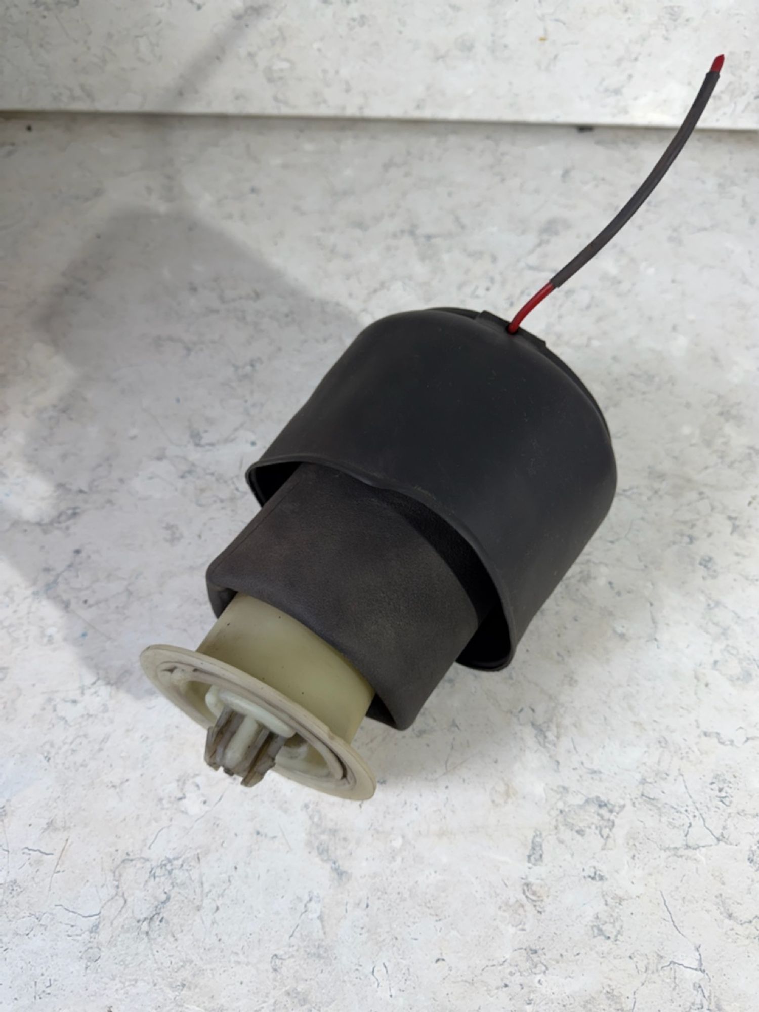https://gcs.partsauto.market/rn-stockpro.appspot.com/thmbs/userImages/a909ba6a315635f66d2dc9265c66c6a4/part/7387ac62-c918-40cb-a570-1c621bb6aecd_1747734597803.jpg