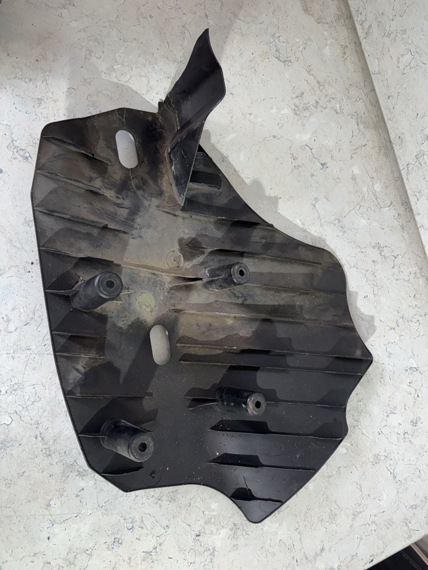 https://gcs.partsauto.market/rn-stockpro.appspot.com/thmbs/userImages/a909ba6a315635f66d2dc9265c66c6a4/part/b3369112-f351-47e0-a88f-8708db238545_1746621203911.jpg