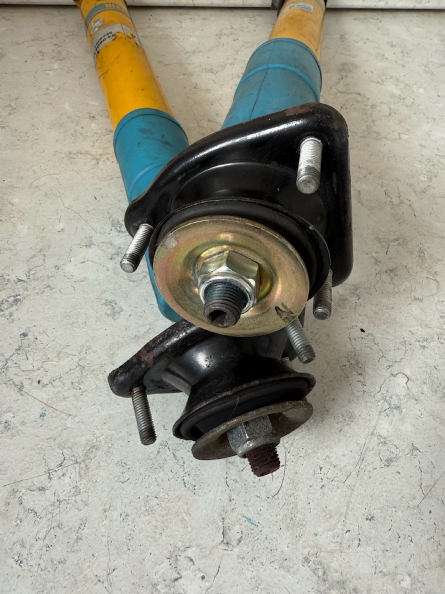 https://gcs.partsauto.market/rn-stockpro.appspot.com/thmbs/userImages/a909ba6a315635f66d2dc9265c66c6a4/part/ea324472-ce8f-46b1-afcb-50fe5d1e000c_1747472791530.jpg