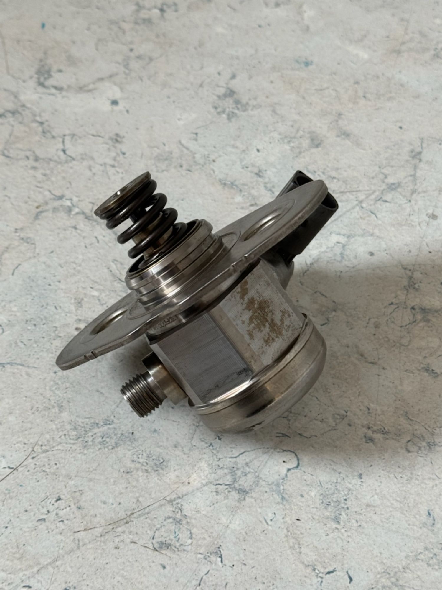 https://gcs.partsauto.market/rn-stockpro.appspot.com/thmbs/userImages/a909ba6a315635f66d2dc9265c66c6a4/part/ee5cdd8d-2e67-4cd4-b7cd-40a21a339299_1746613566174.jpg