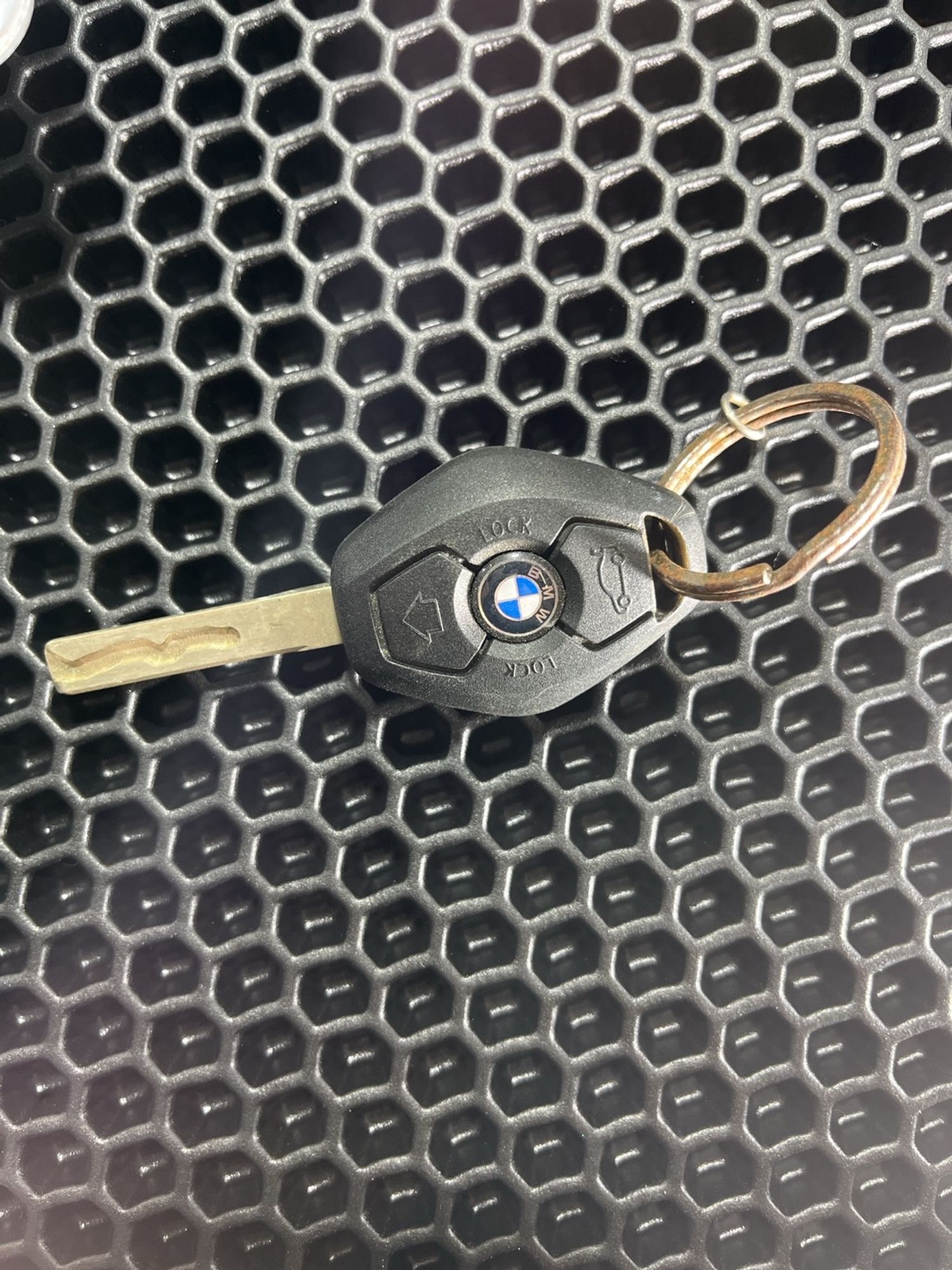 https://gcs.partsauto.market/rn-stockpro.appspot.com/thmbs/userImages/aa29cdc6c711a260495b66e7b9acbe69/part/65e9a8ce-6eb1-4195-96ff-3978a6115486_1746884010571.jpg